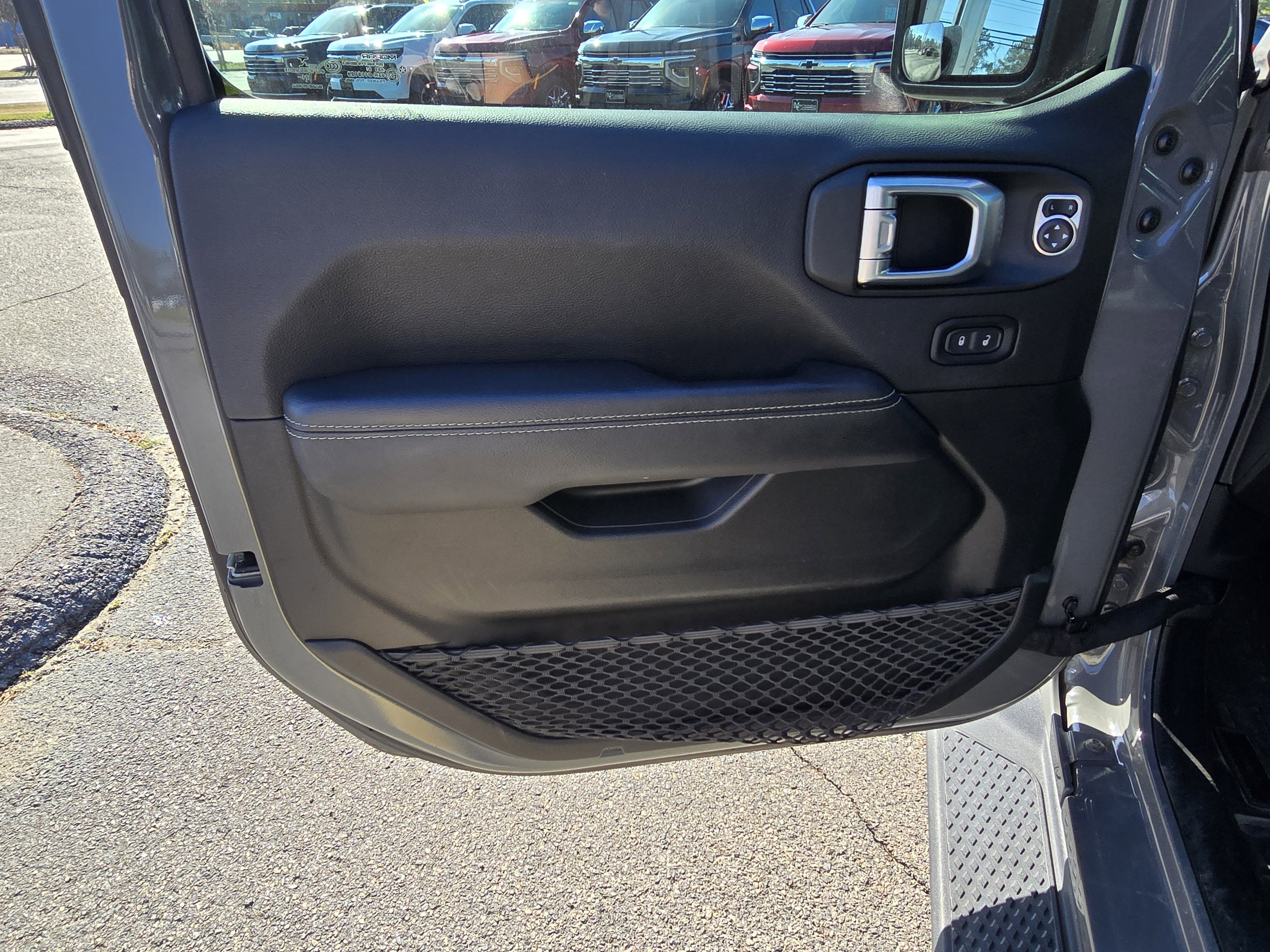 2022 Jeep Gladiator Overland