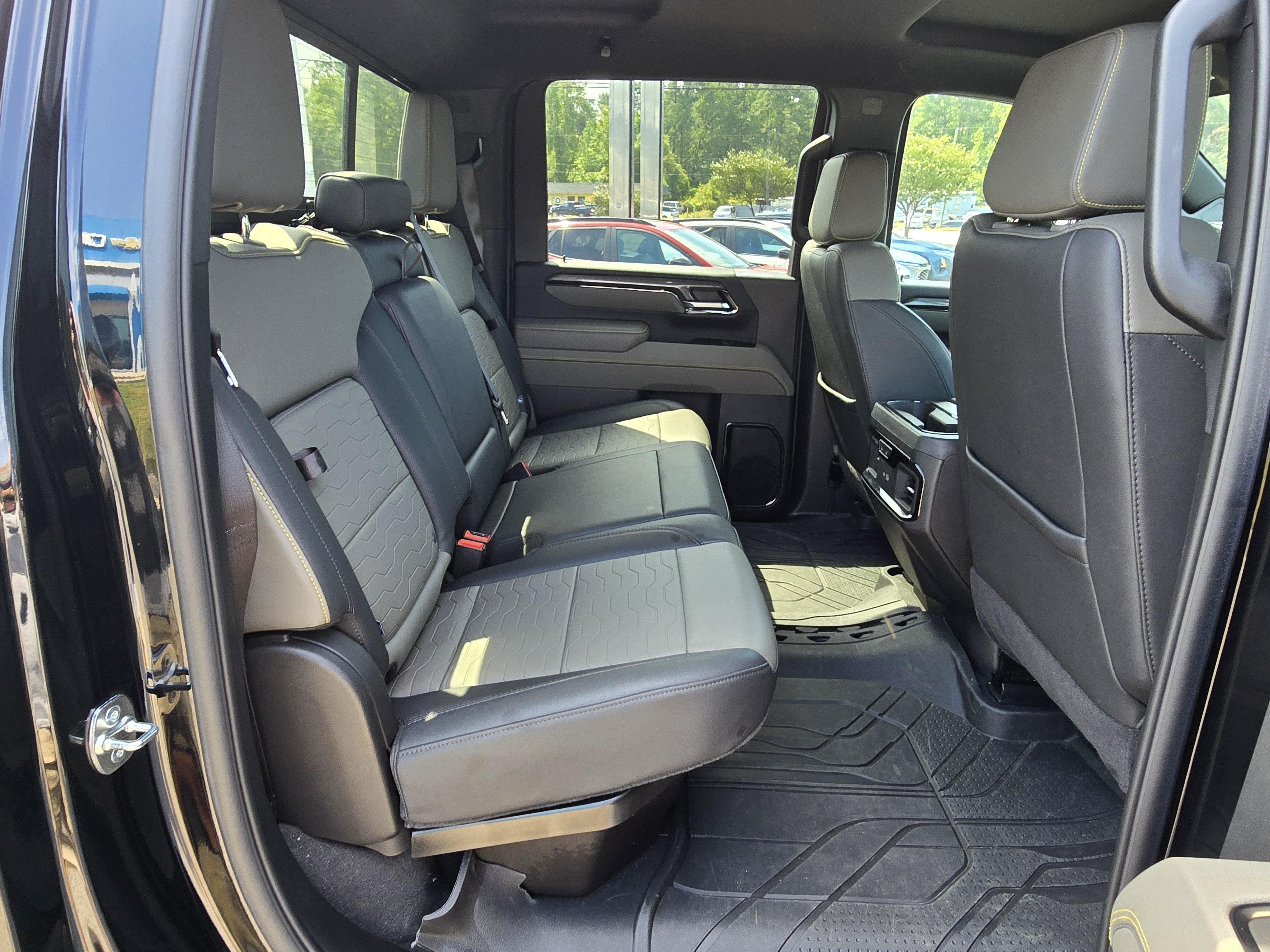 2025 Chevrolet Silverado 2500HD ZR2 - Photo 14
