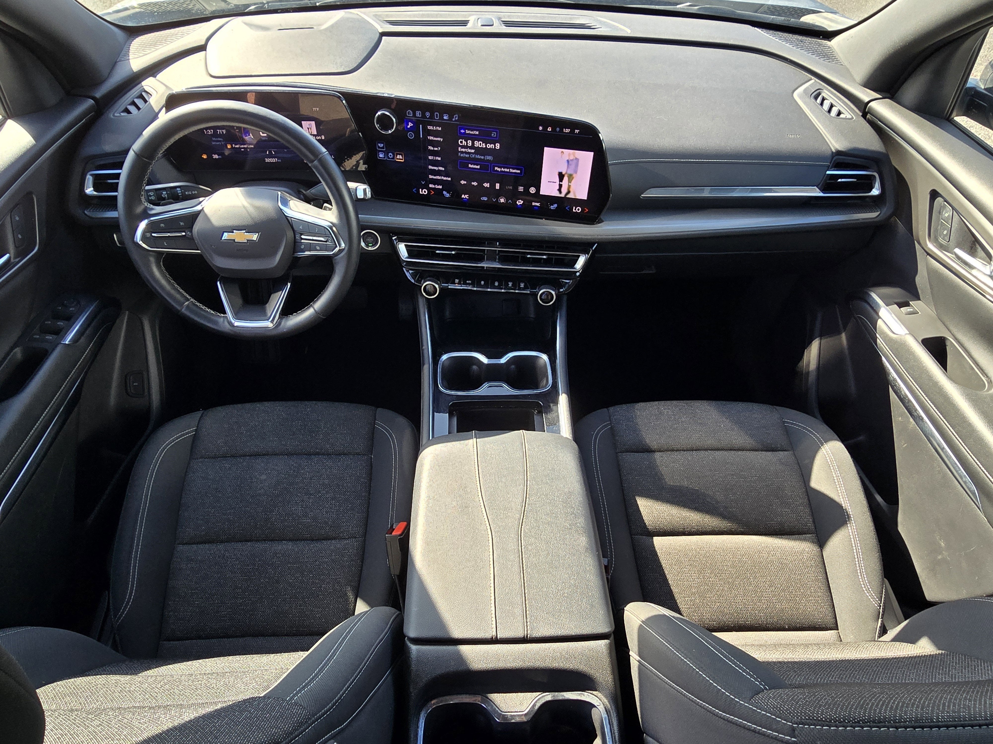 2024 Chevrolet Traverse LS