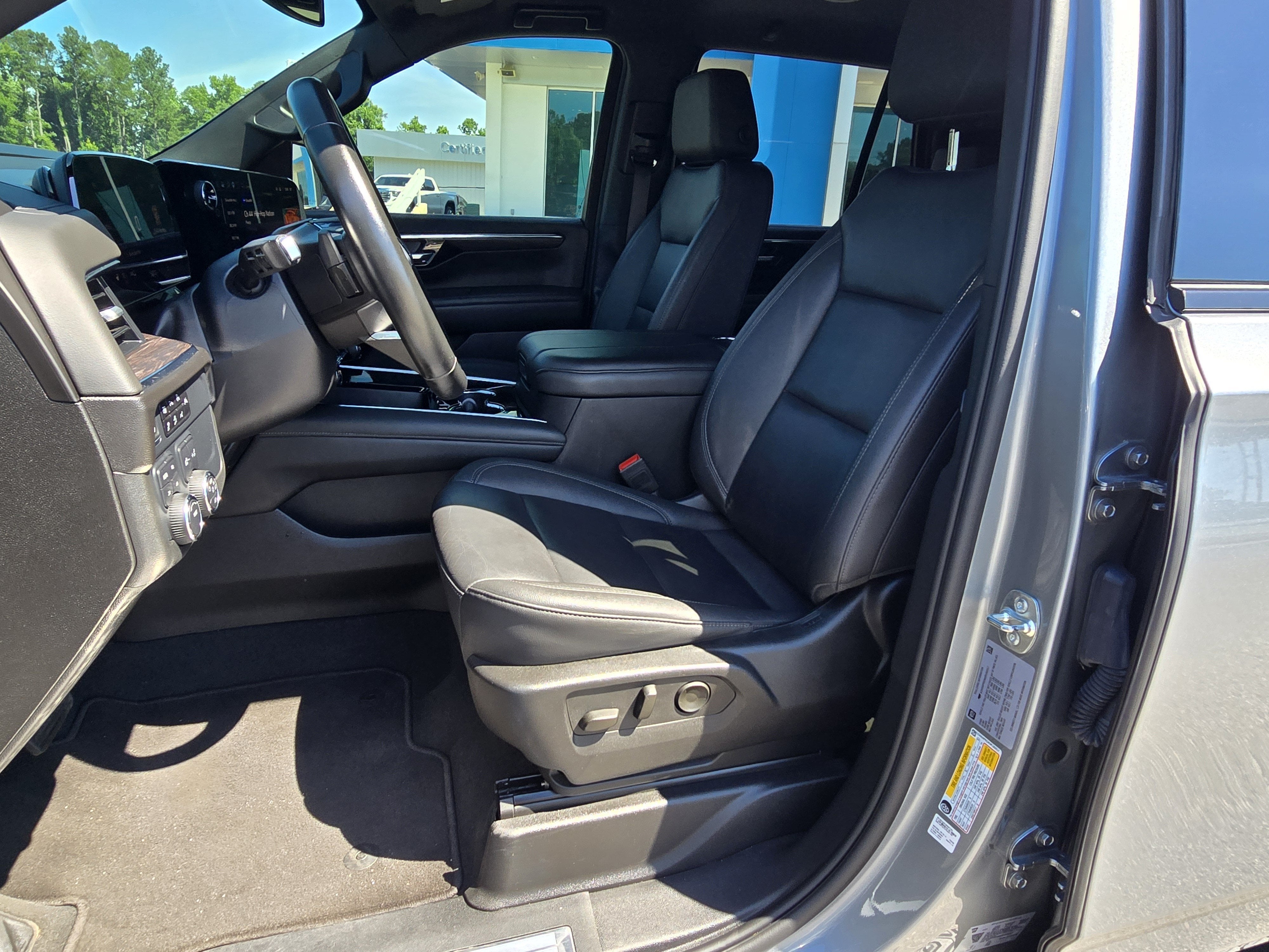 2025 Chevrolet Tahoe Z71 - Photo 10