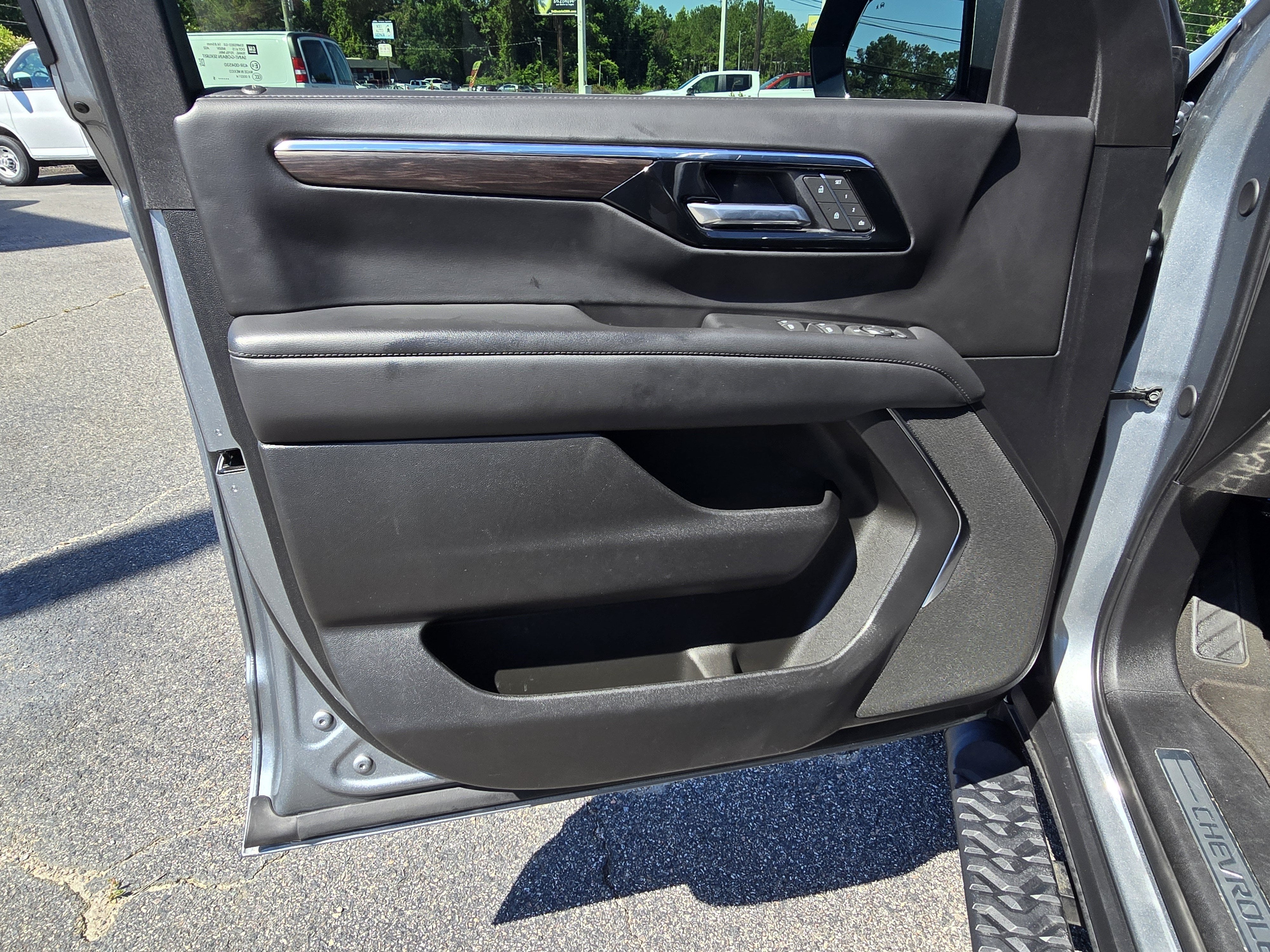 2025 Chevrolet Tahoe Z71 - Photo 11