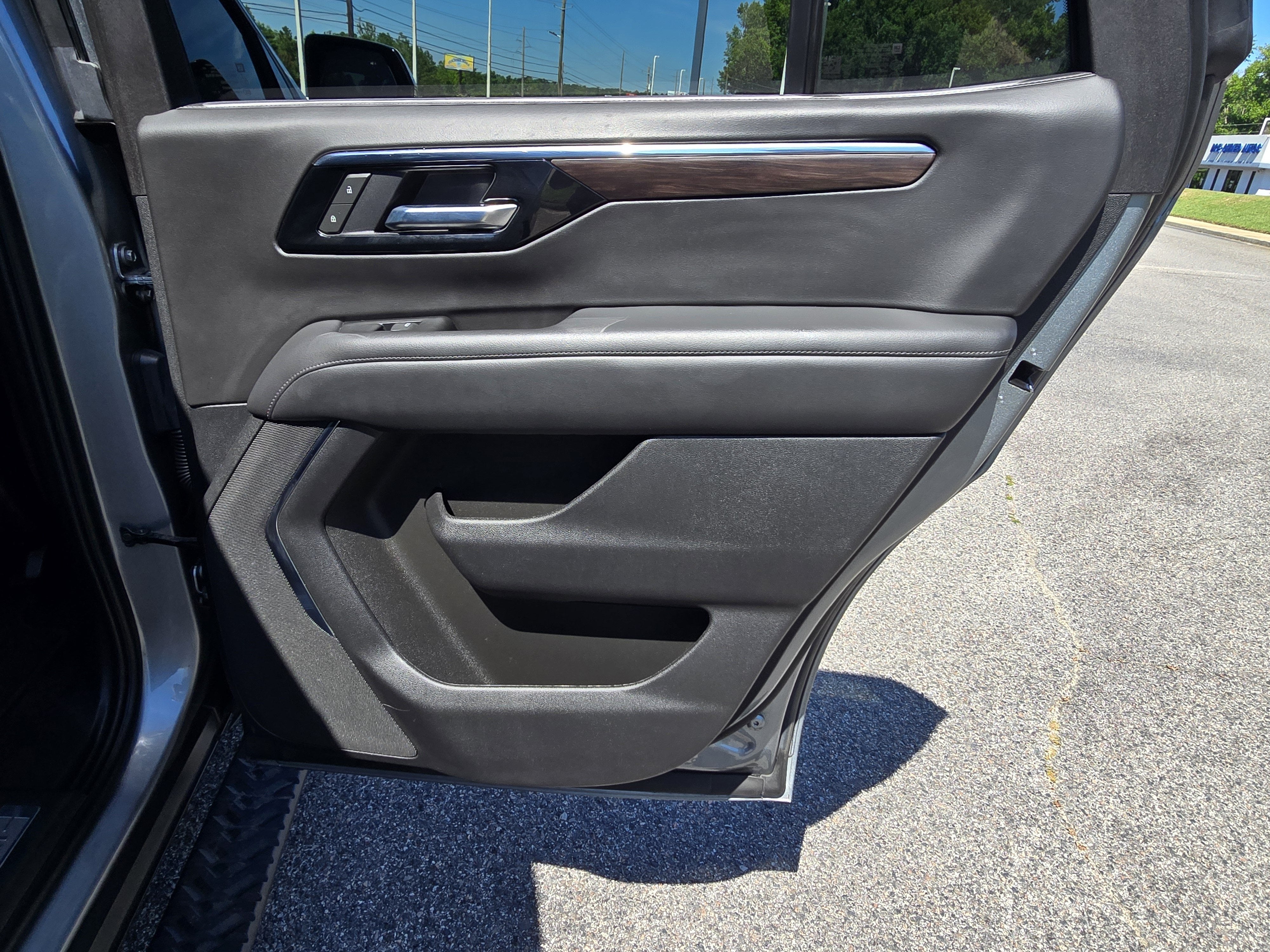 2025 Chevrolet Tahoe Z71 - Photo 15
