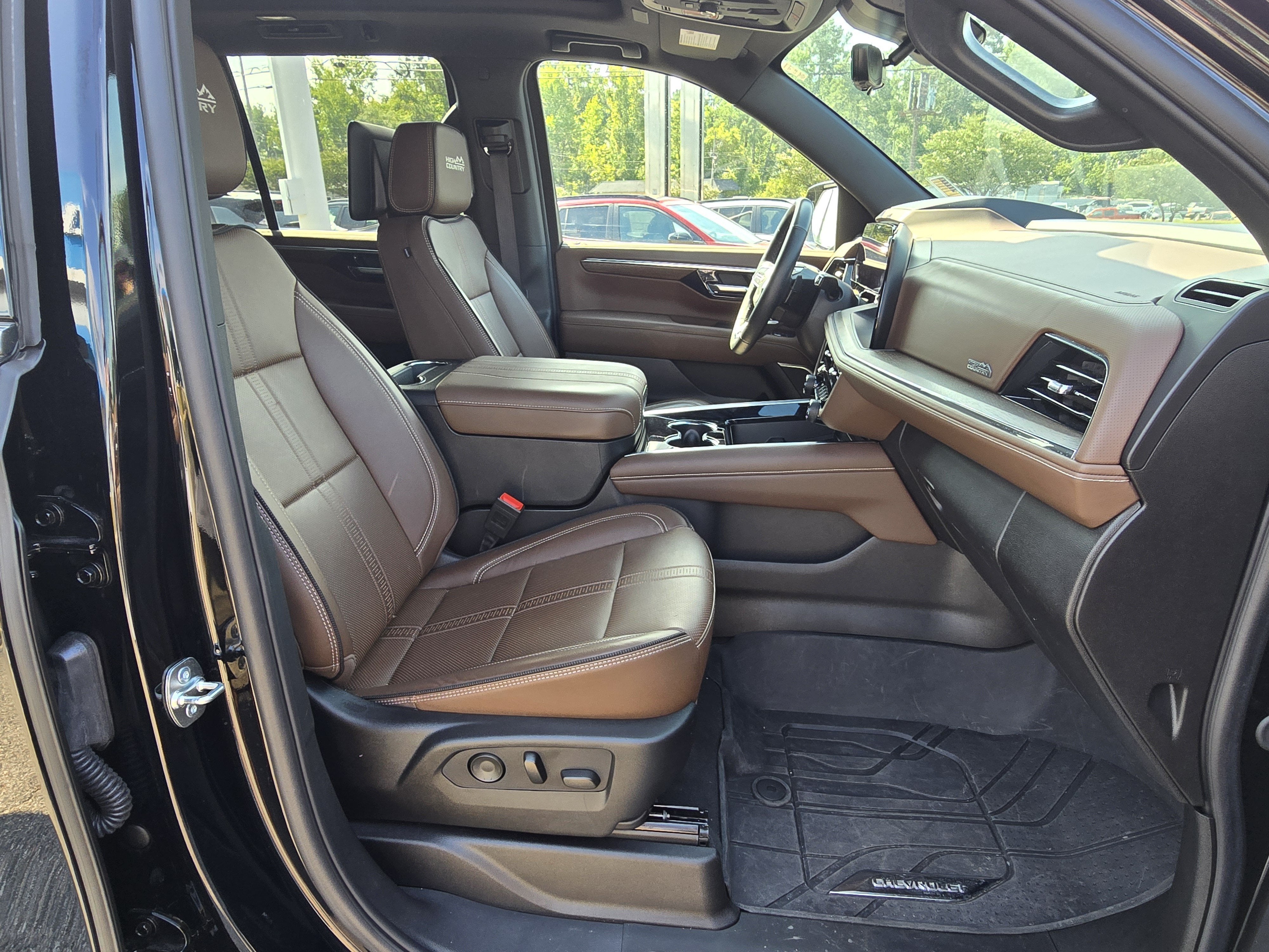 2025 Chevrolet Tahoe High Country - Photo 12