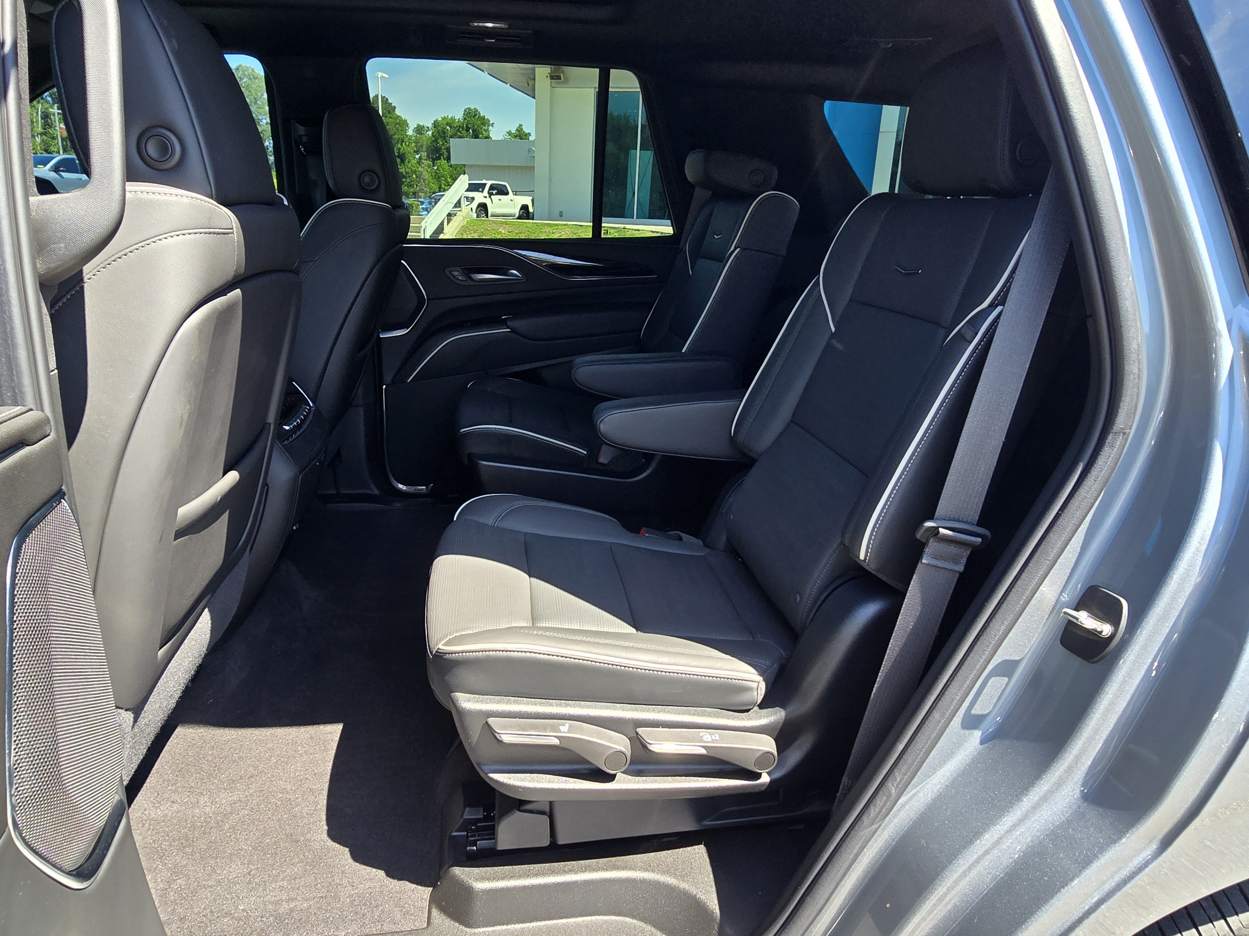 2024 Cadillac Escalade Sport