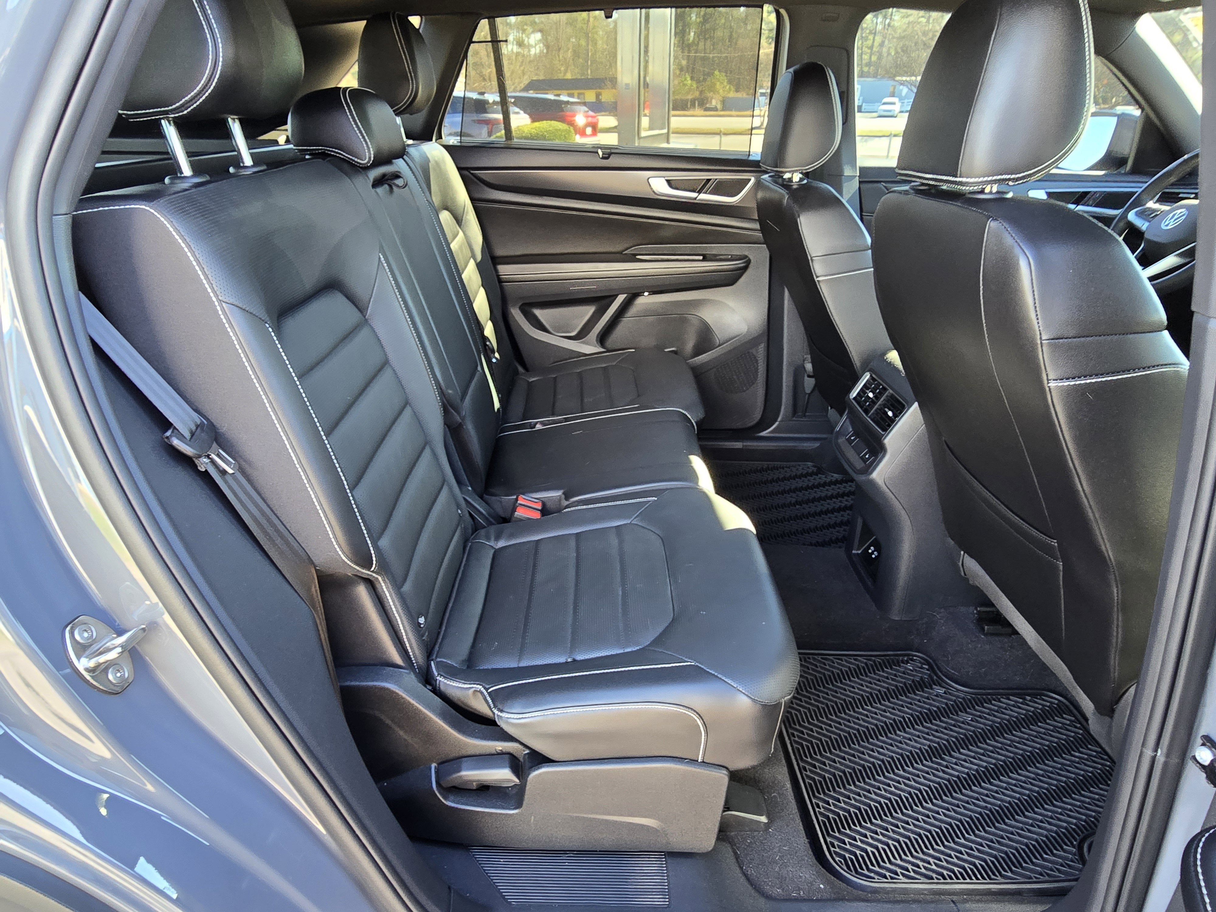 2024 Volkswagen Atlas Cross Sport 2.0T SEL R-Line