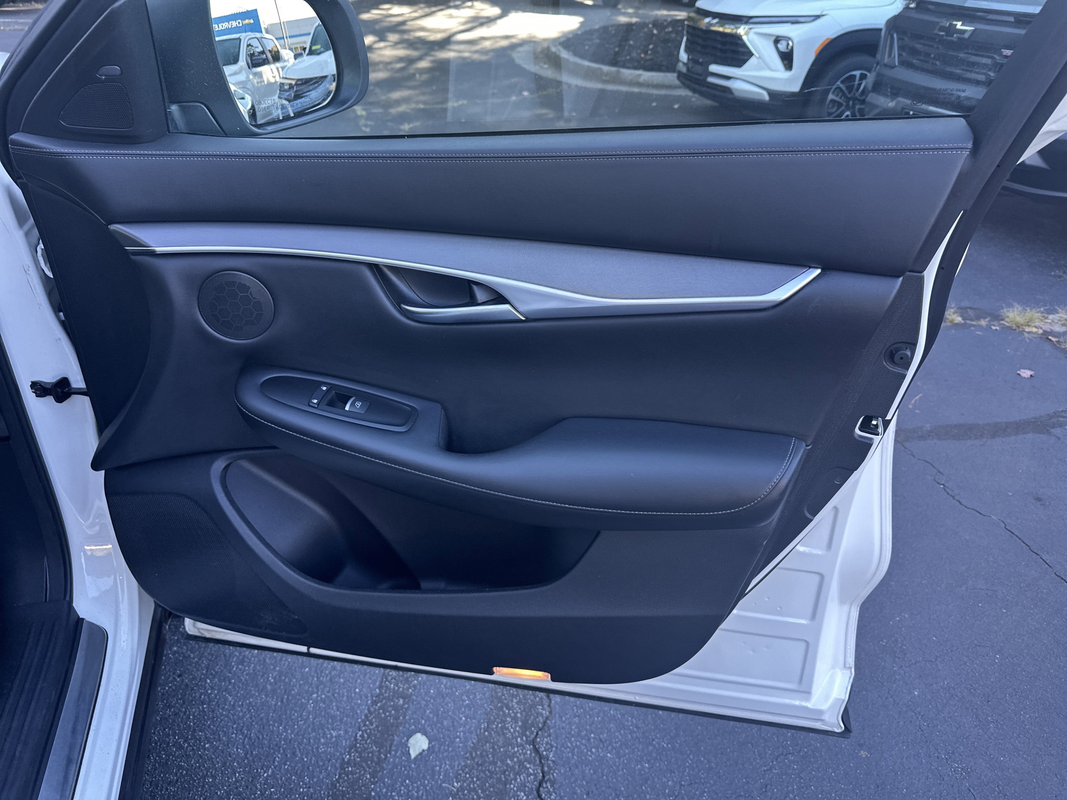 2022 INFINITI QX50 LUXE