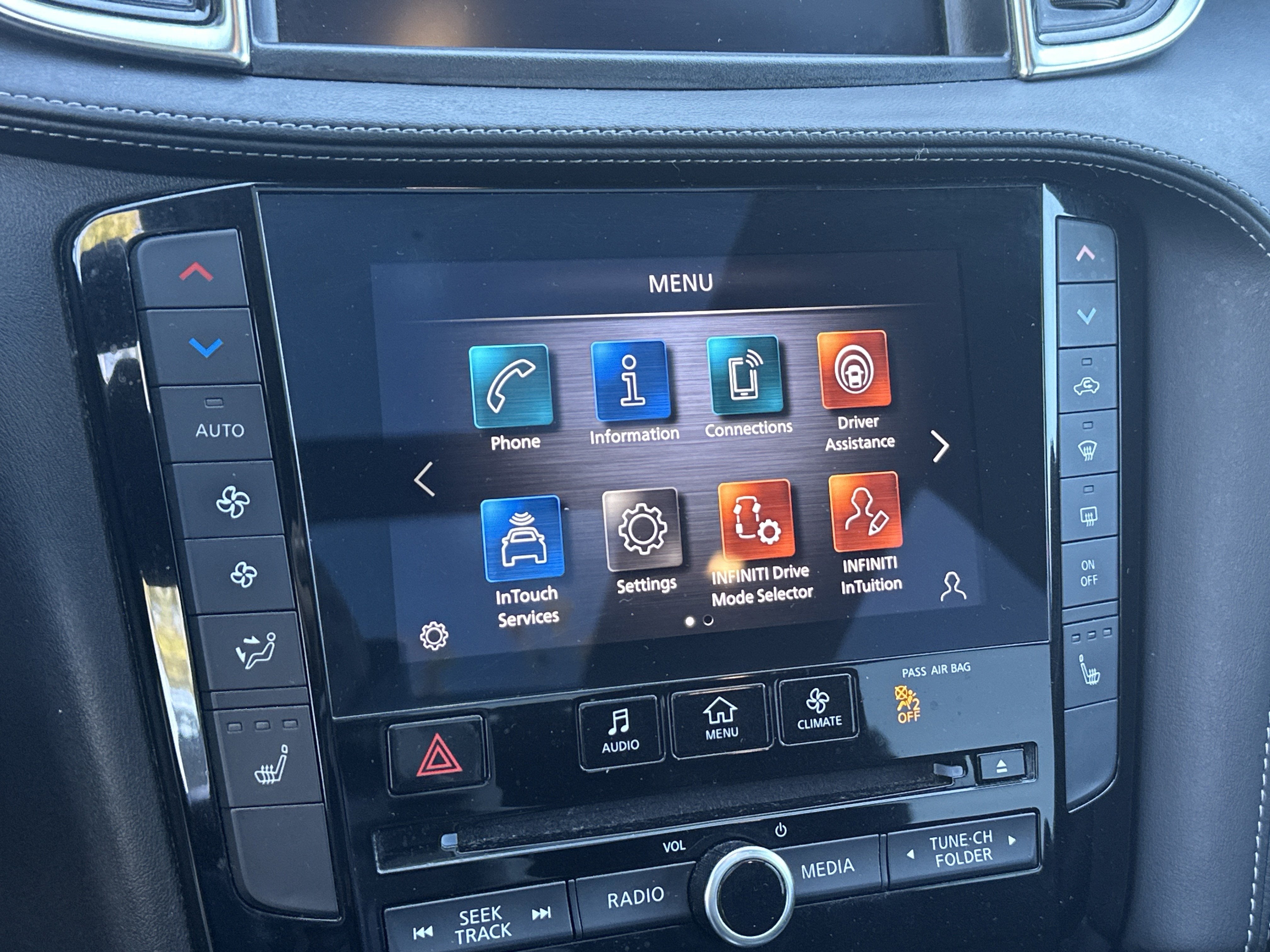 2022 INFINITI QX50 LUXE