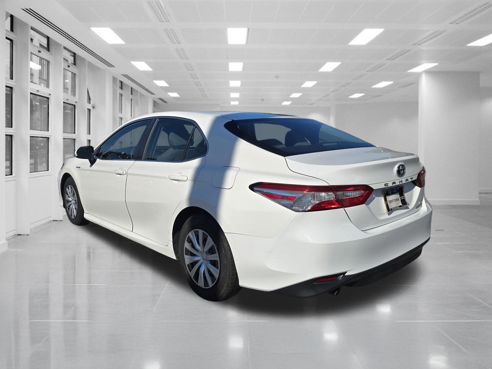 2018 Toyota Camry Hybrid LE