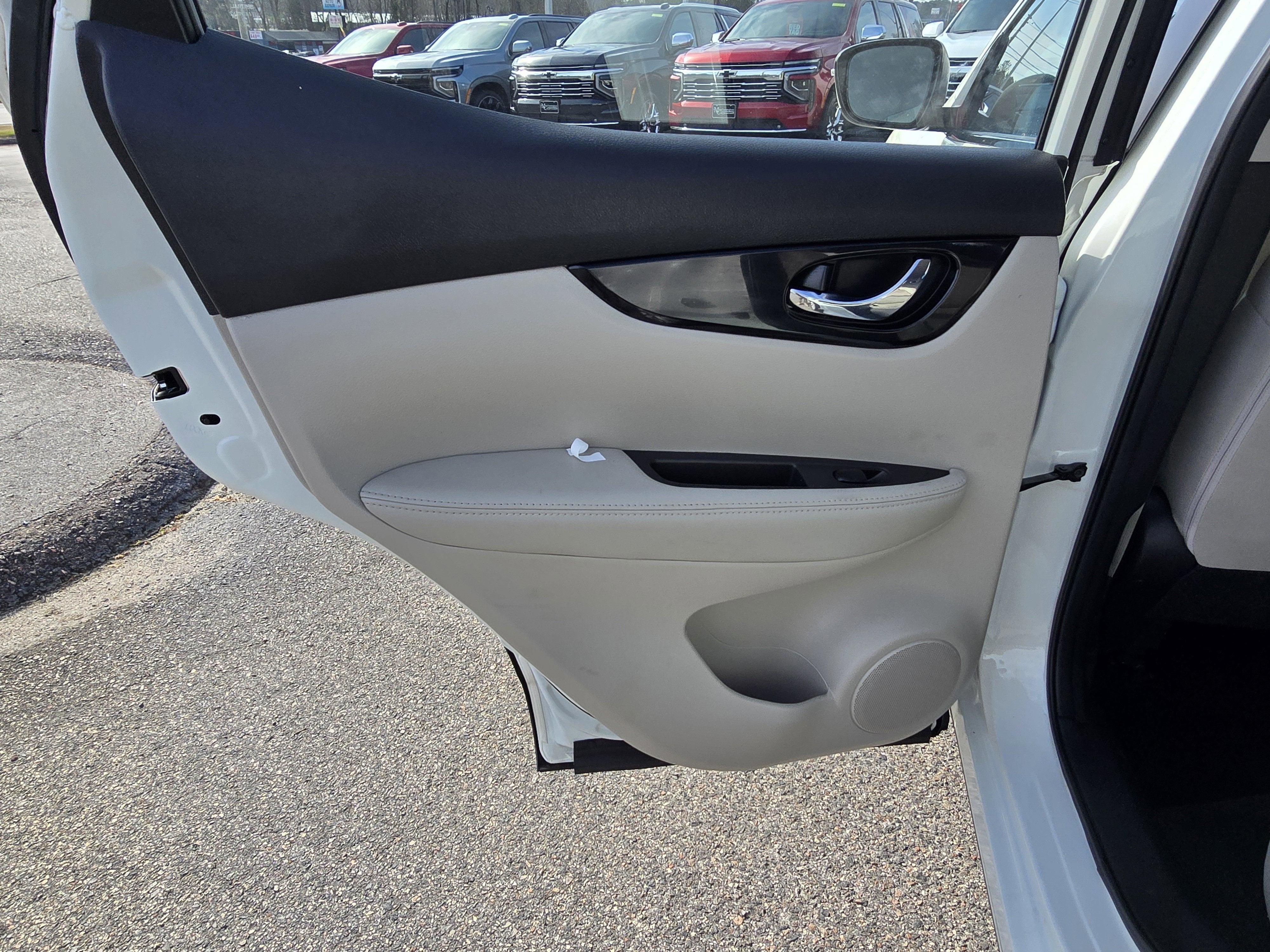 2022 Nissan Rogue Sport SV