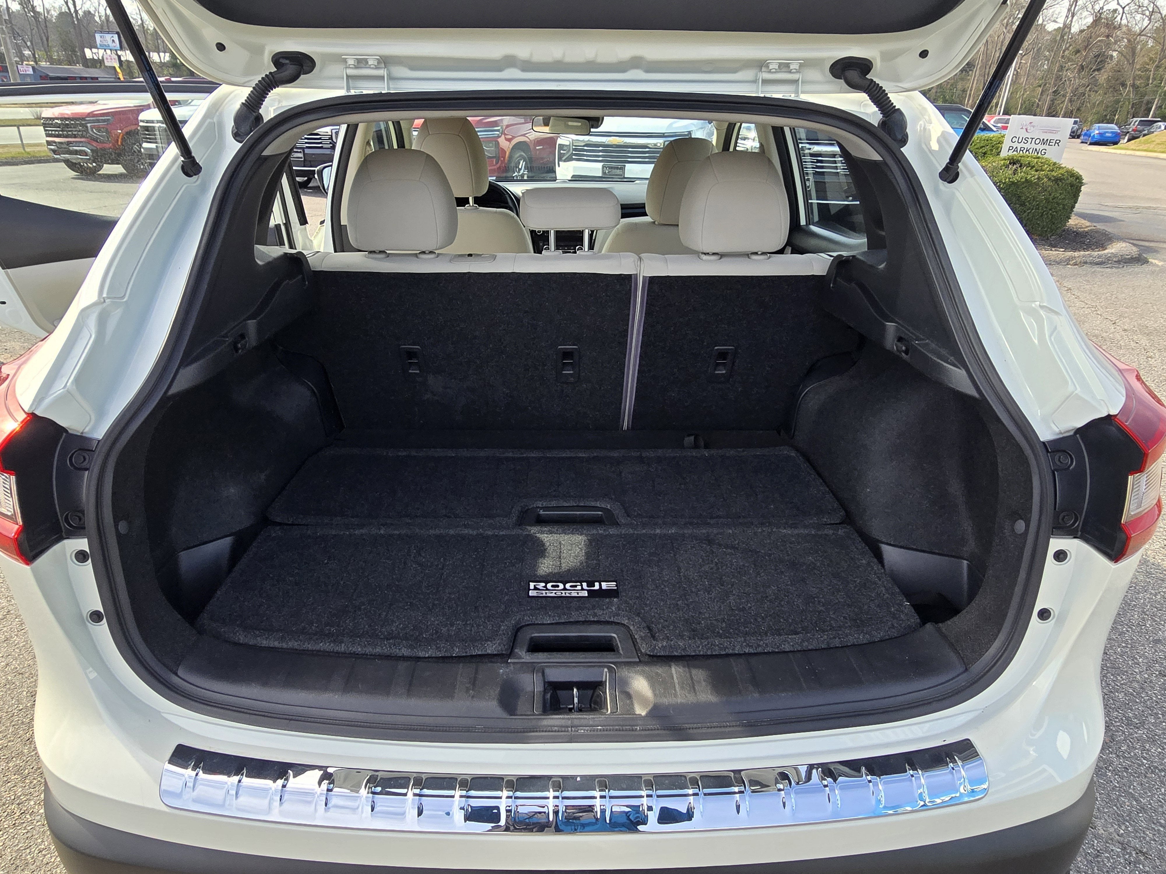 2022 Nissan Rogue Sport SV