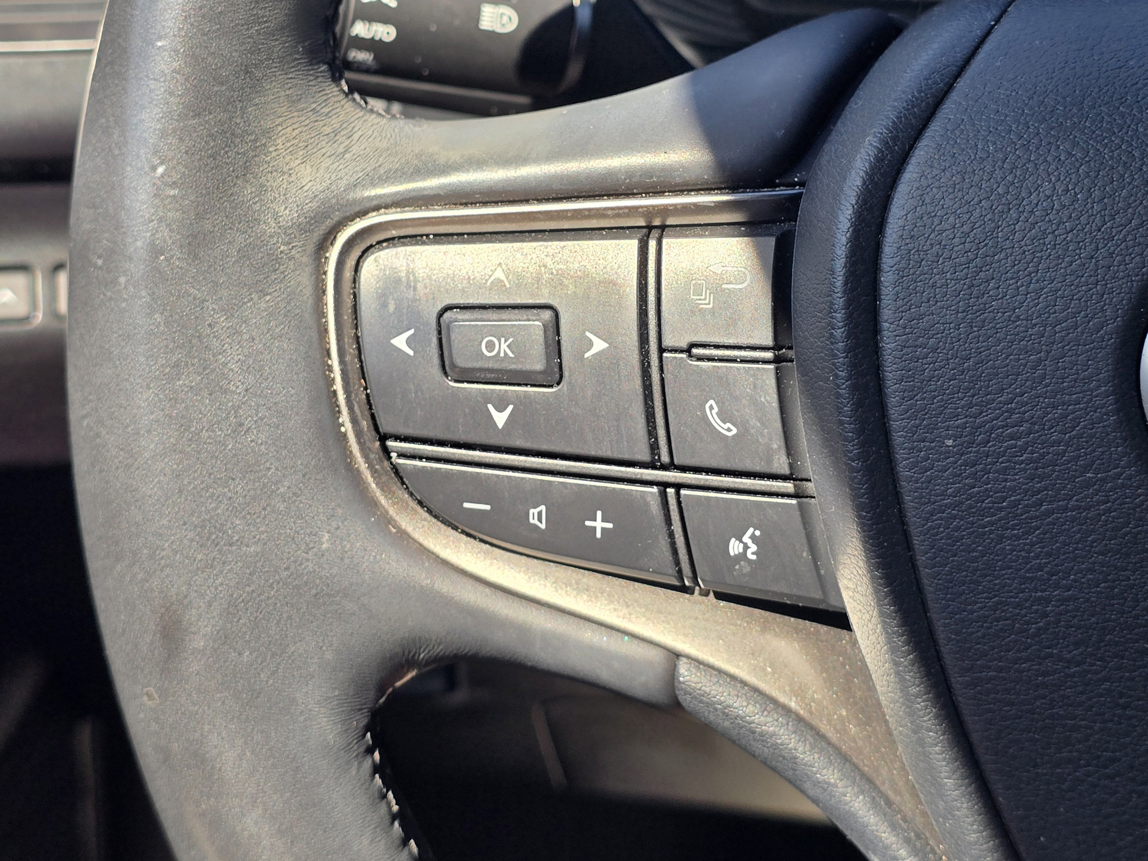 2023 Lexus UX 250h Premium