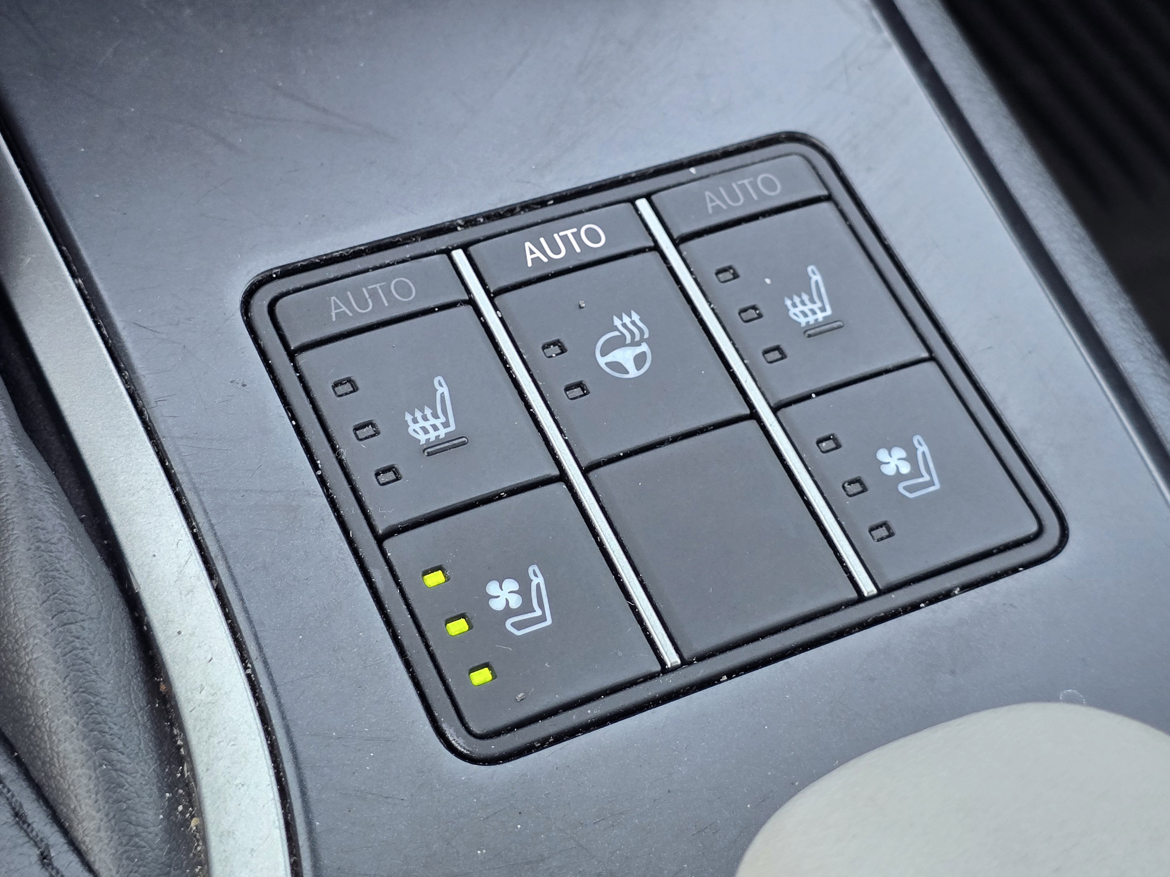 2023 Lexus UX 250h Premium