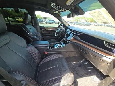 2022 Jeep Grand Cherokee Summit 4x2