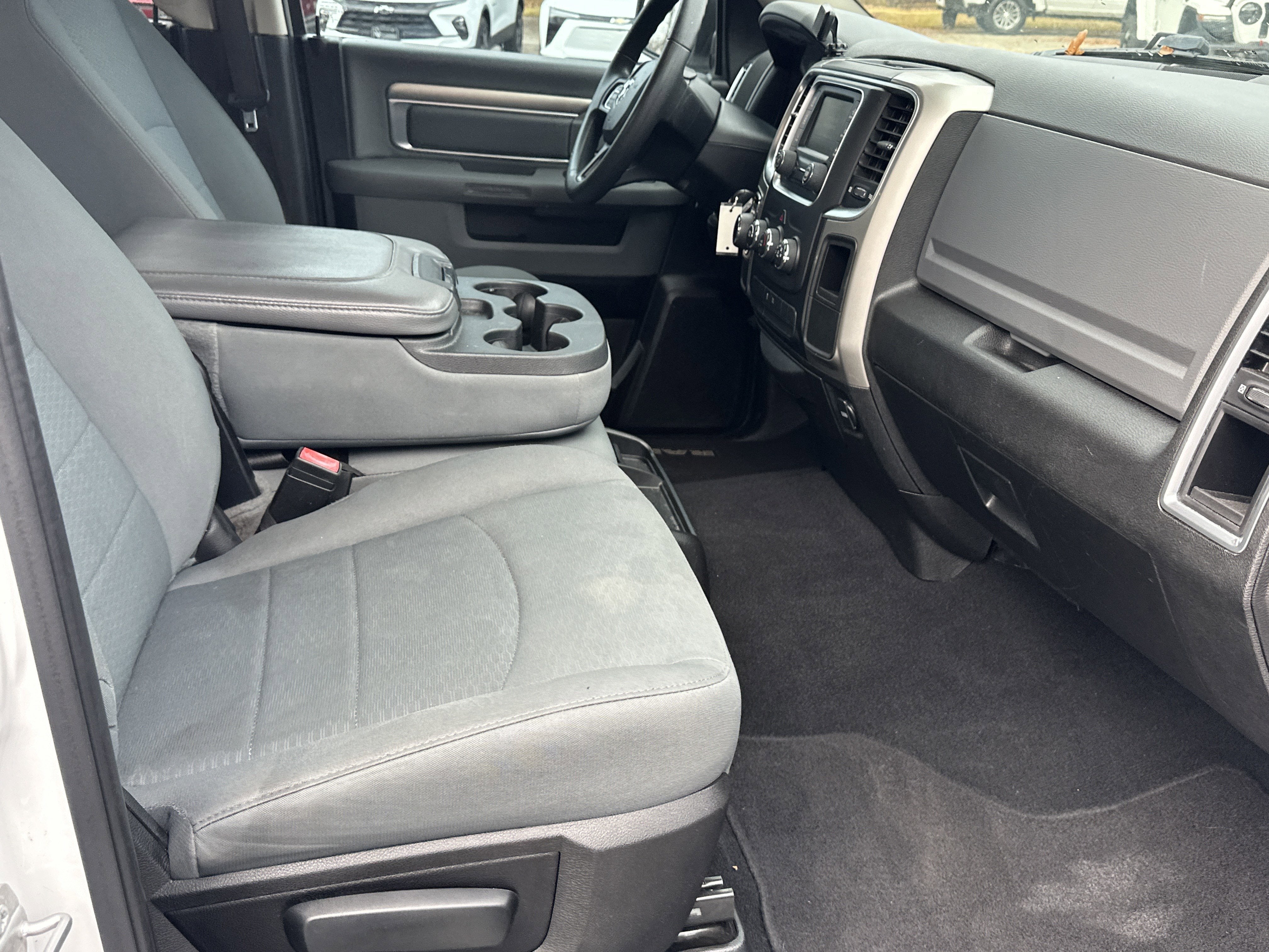 2020 RAM 1500 Classic SLT Crew Cab 4x2 6'4" Box