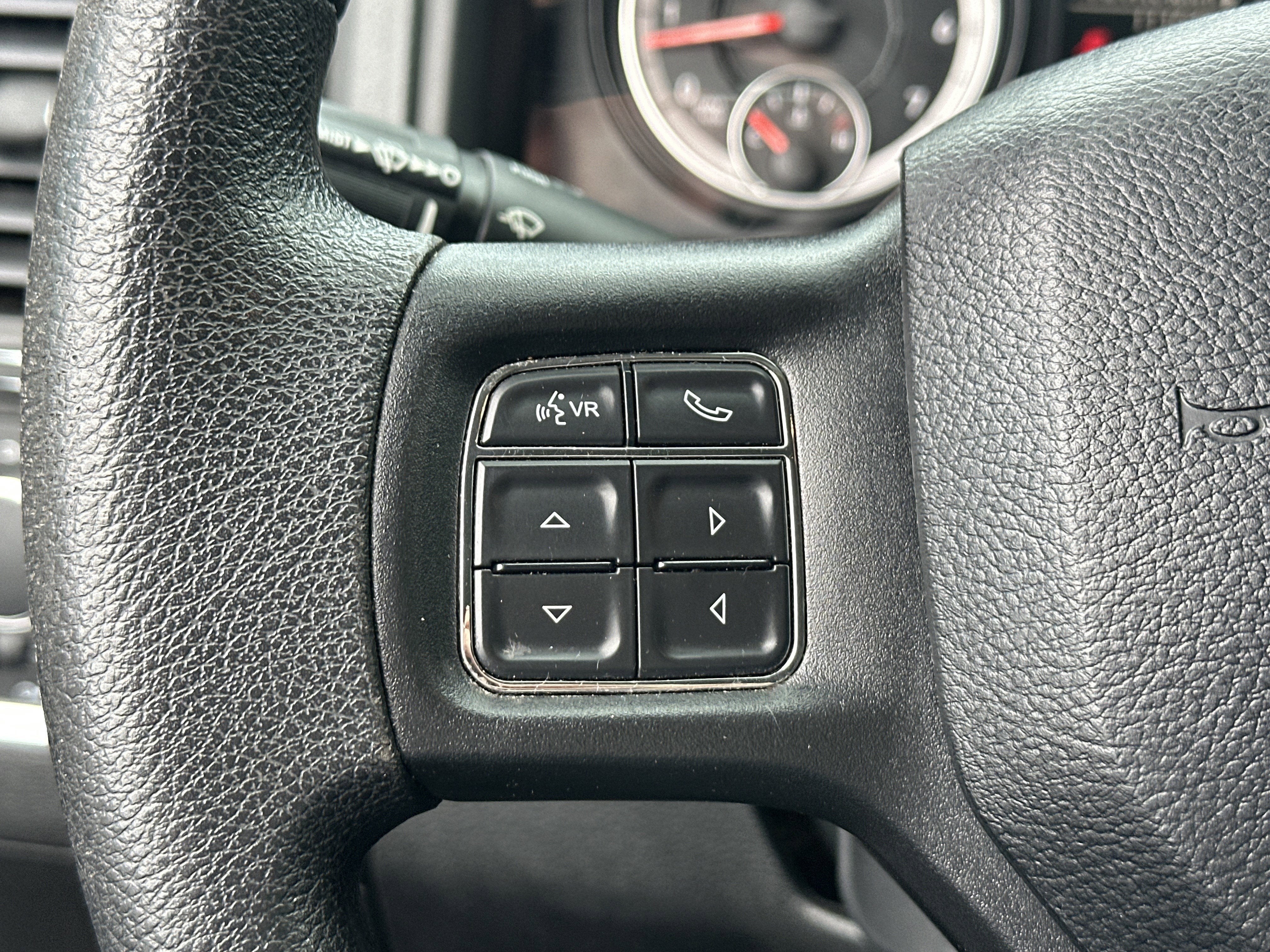 2020 RAM 1500 Classic SLT Crew Cab 4x2 6'4" Box