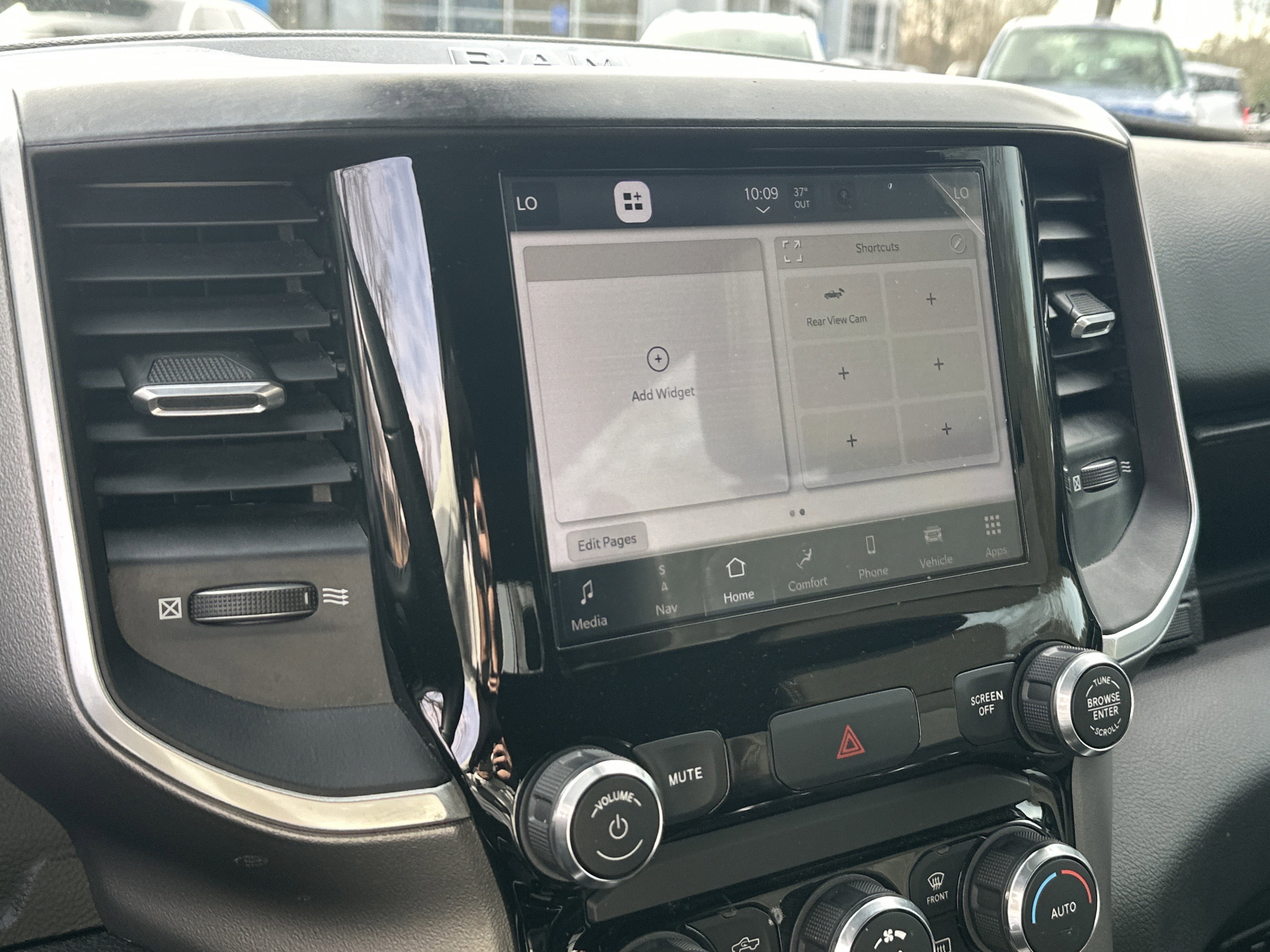 2022 RAM 1500 Big Horn Crew Cab 4x2 5'7" Box