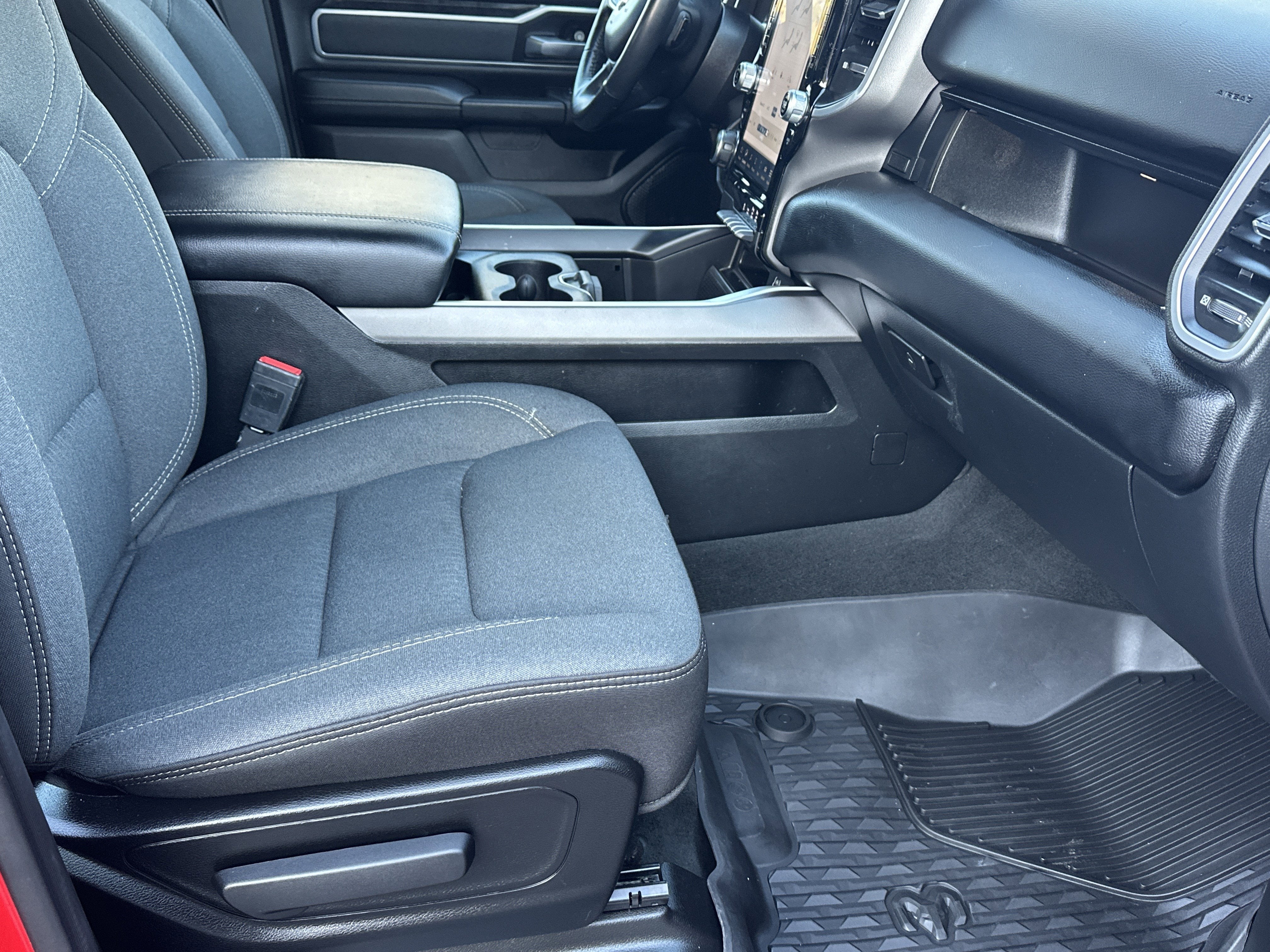 2022 RAM 1500 Big Horn Crew Cab 4x4 5'7" Box