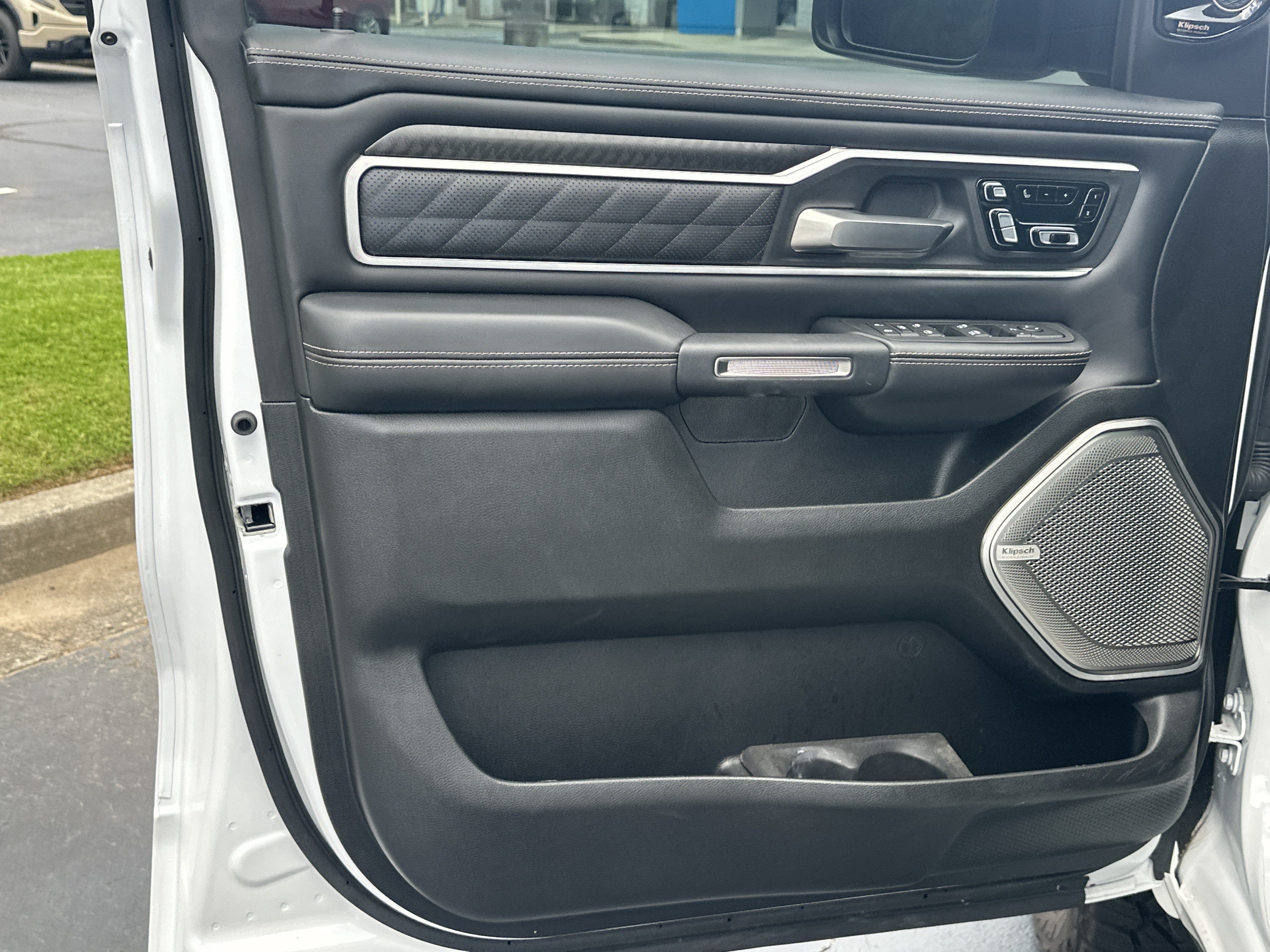 2026 RAM 1500 Tungsten Crew Cab 4x4 5'7" Box