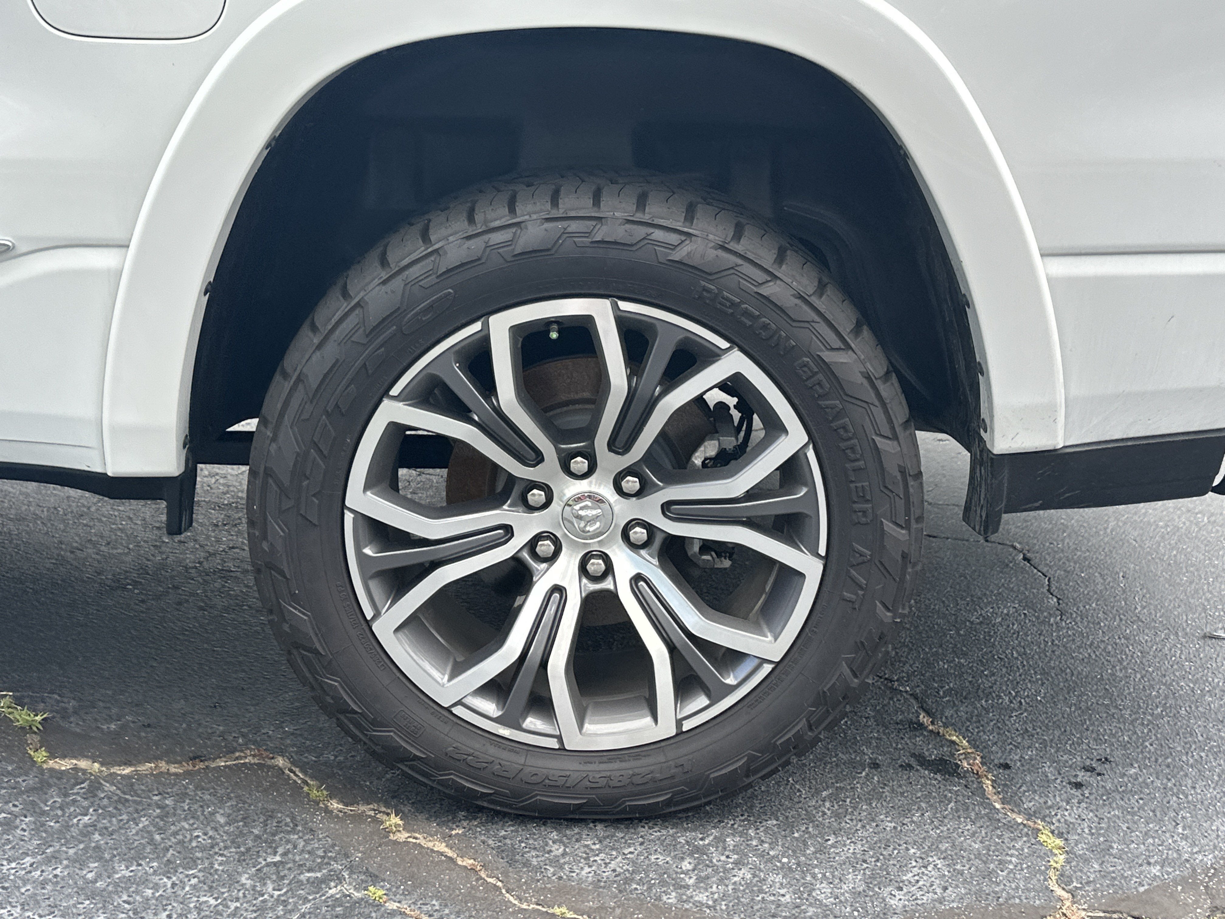2026 RAM 1500 Tungsten Crew Cab 4x4 5'7" Box