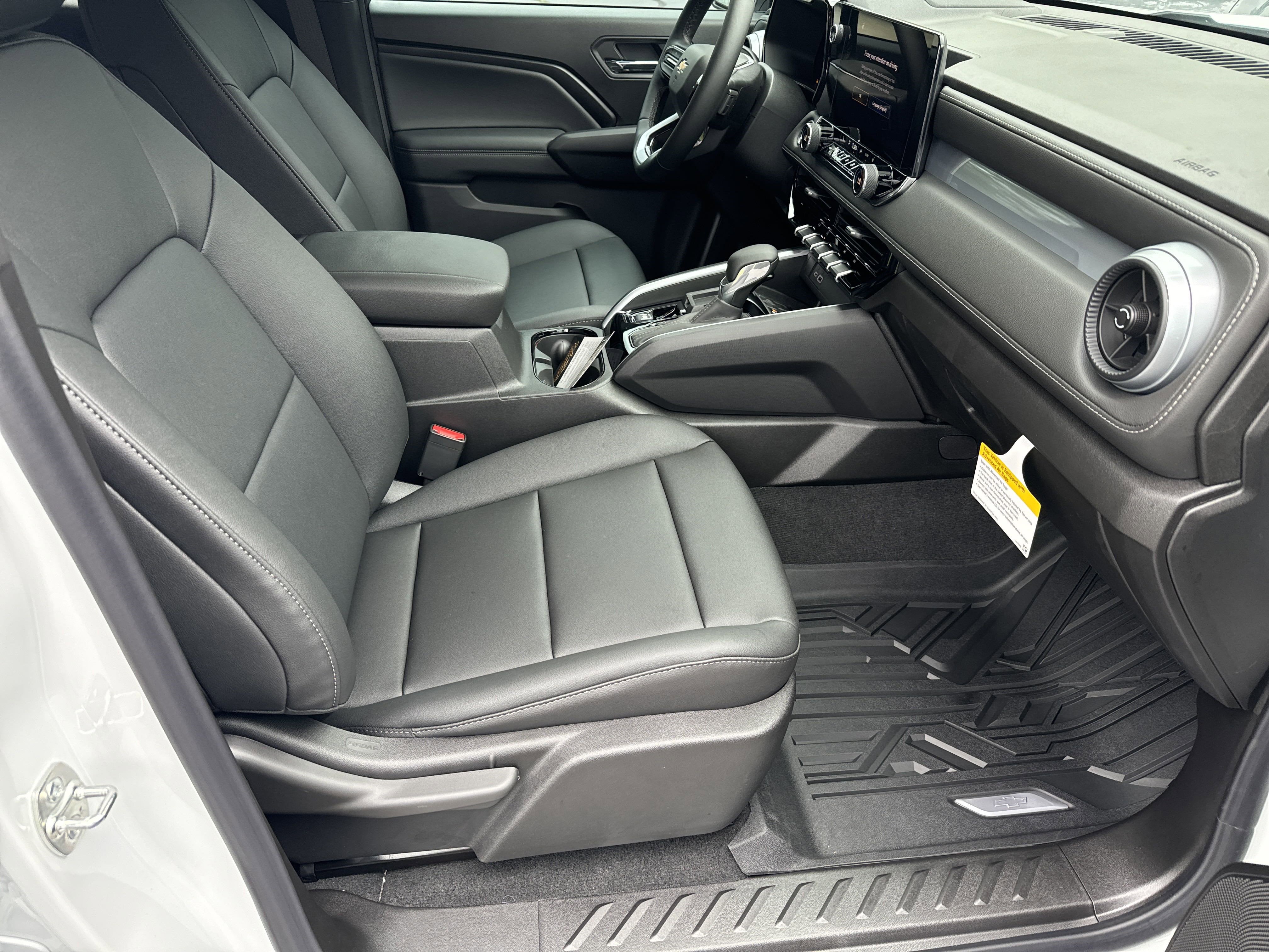 2025 Chevrolet Colorado WT/LT