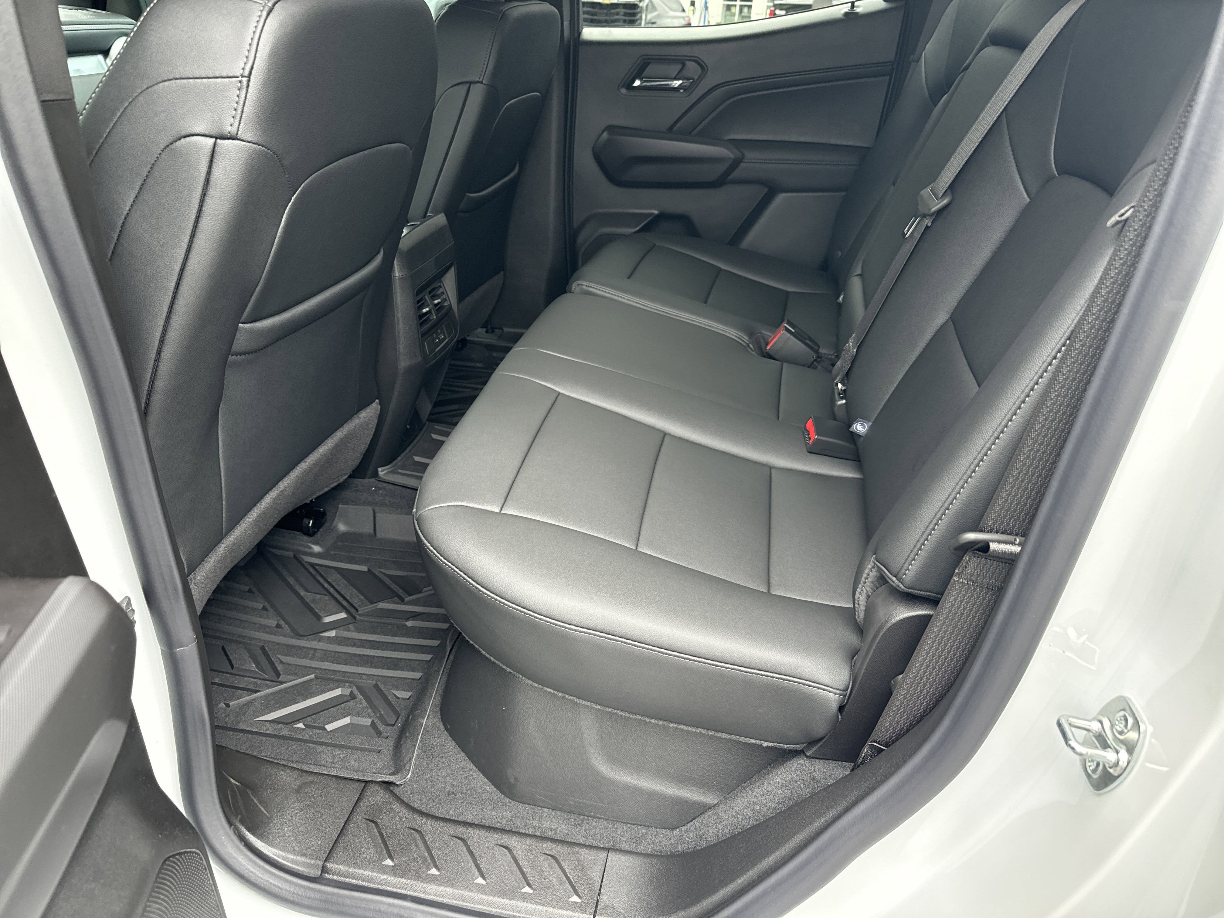 2025 Chevrolet Colorado WT/LT