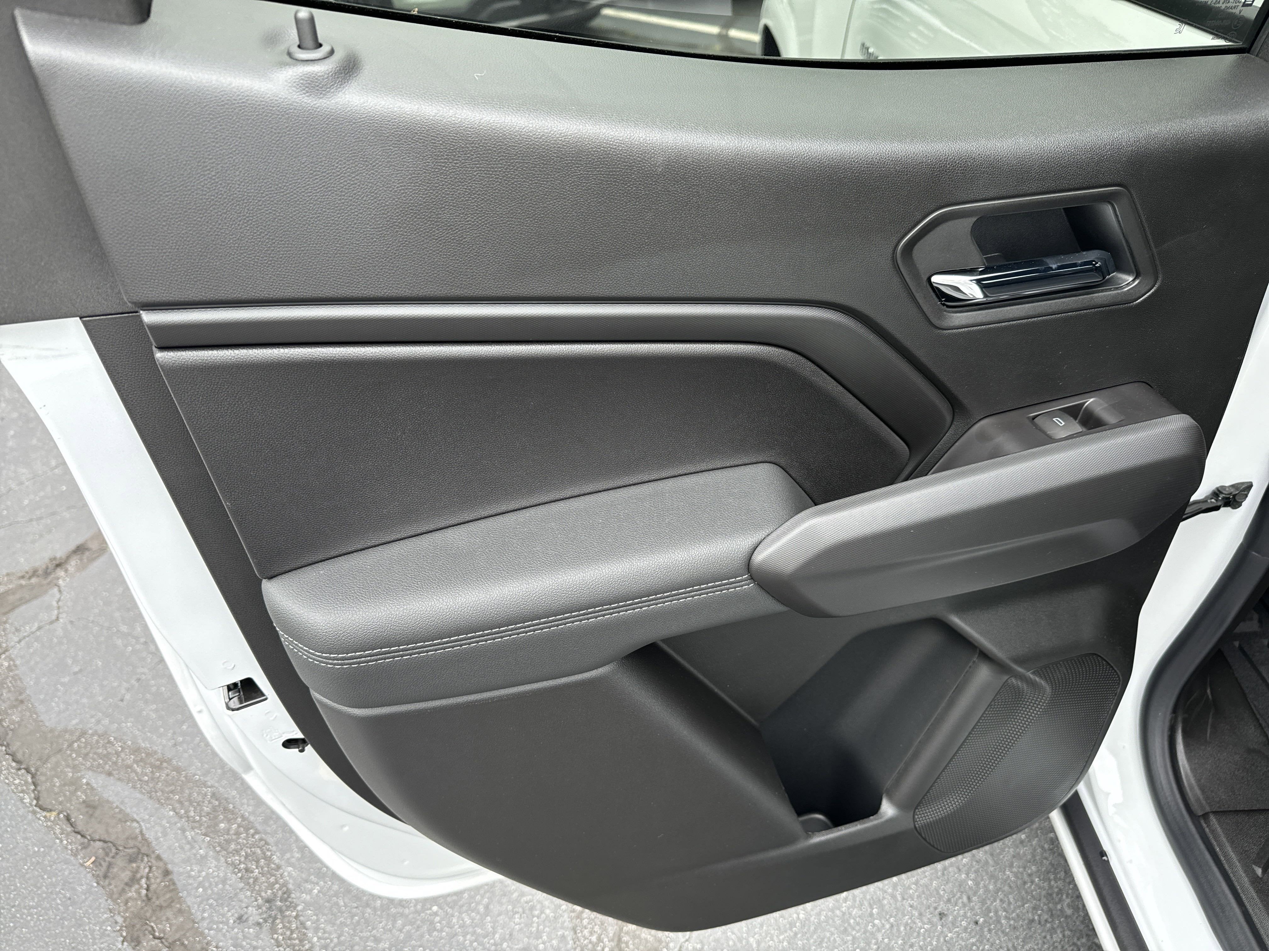 2025 Chevrolet Colorado WT/LT