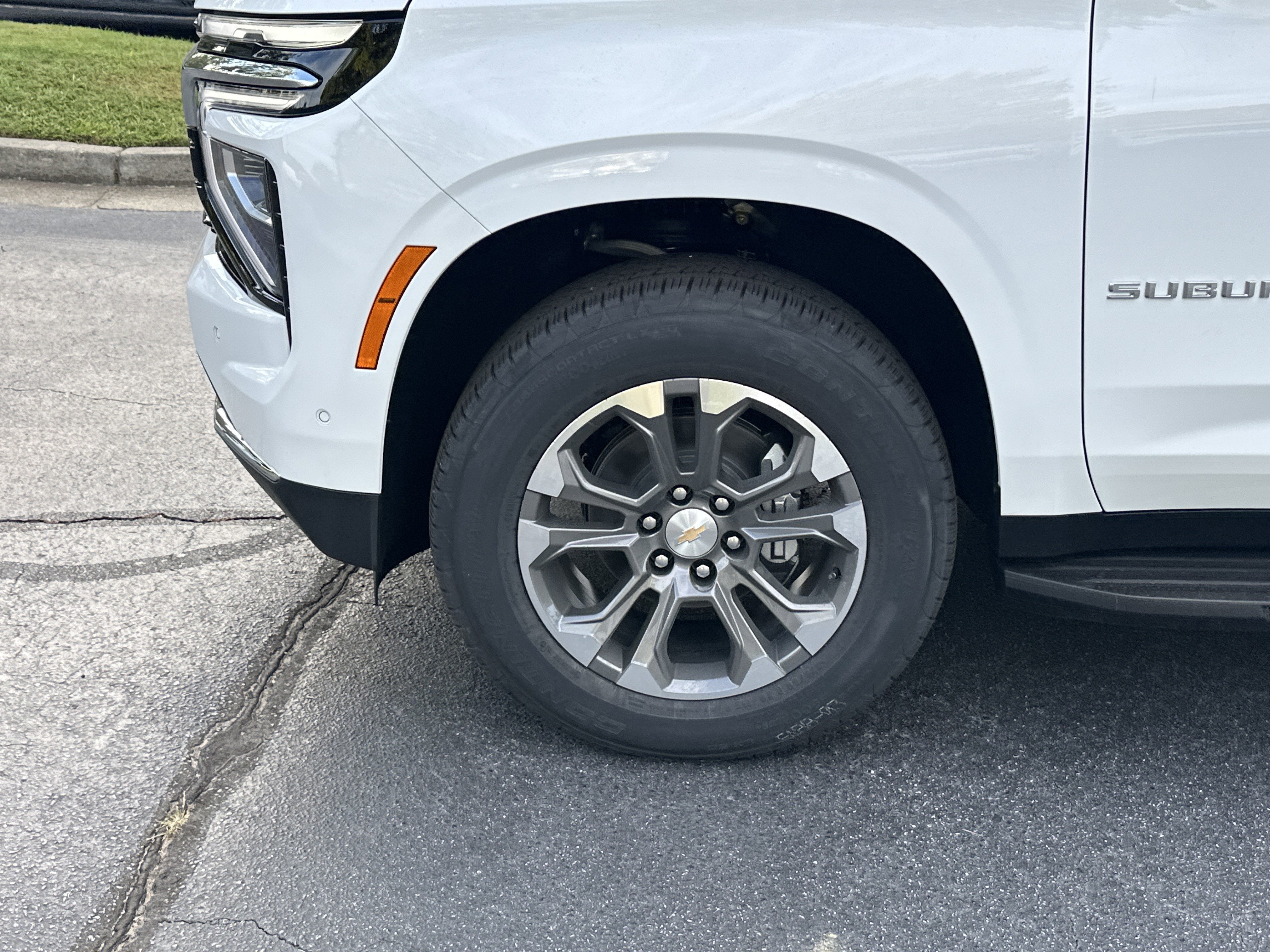 2025 Chevrolet Suburban LS