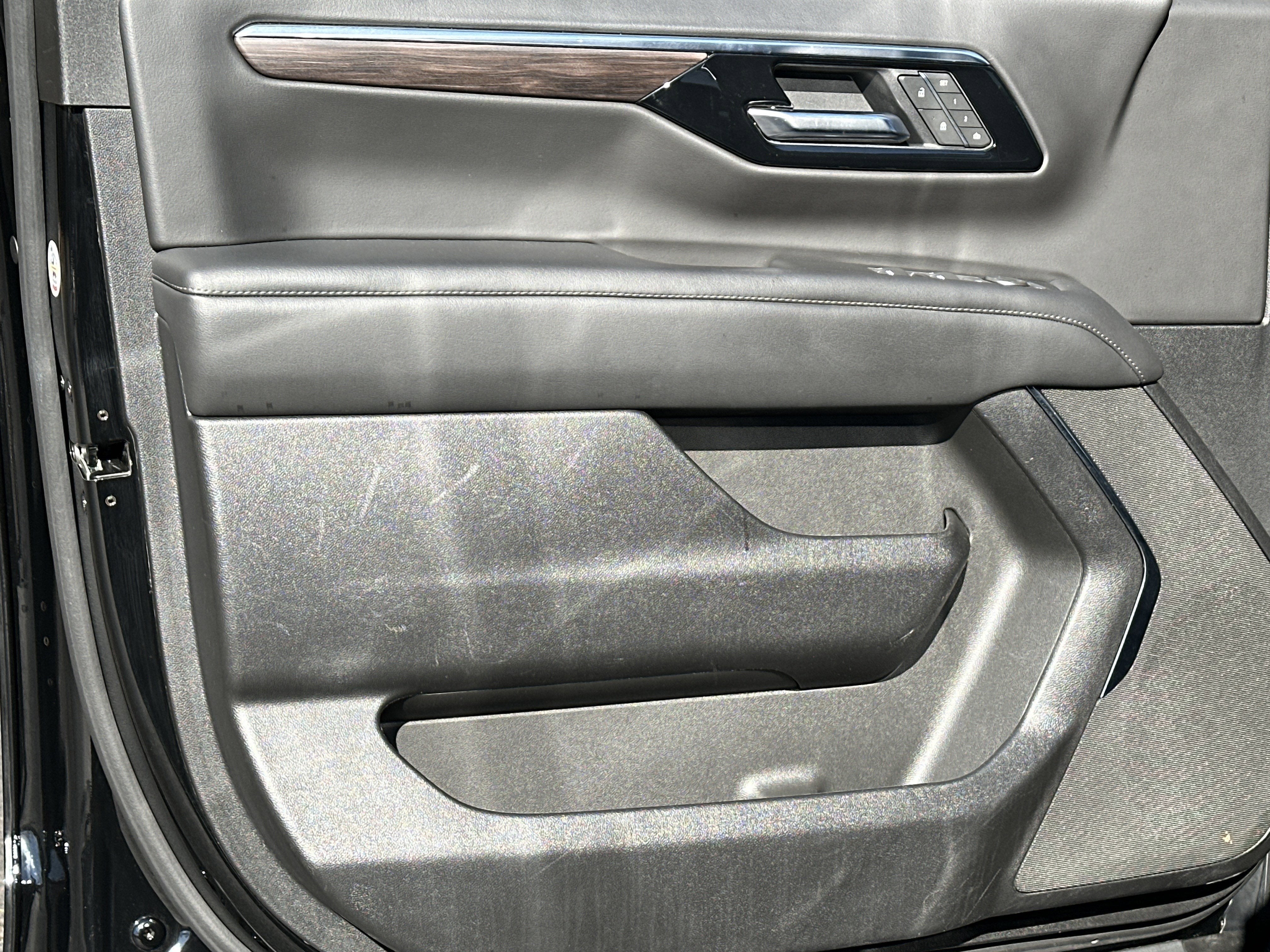 2025 Chevrolet Suburban LT