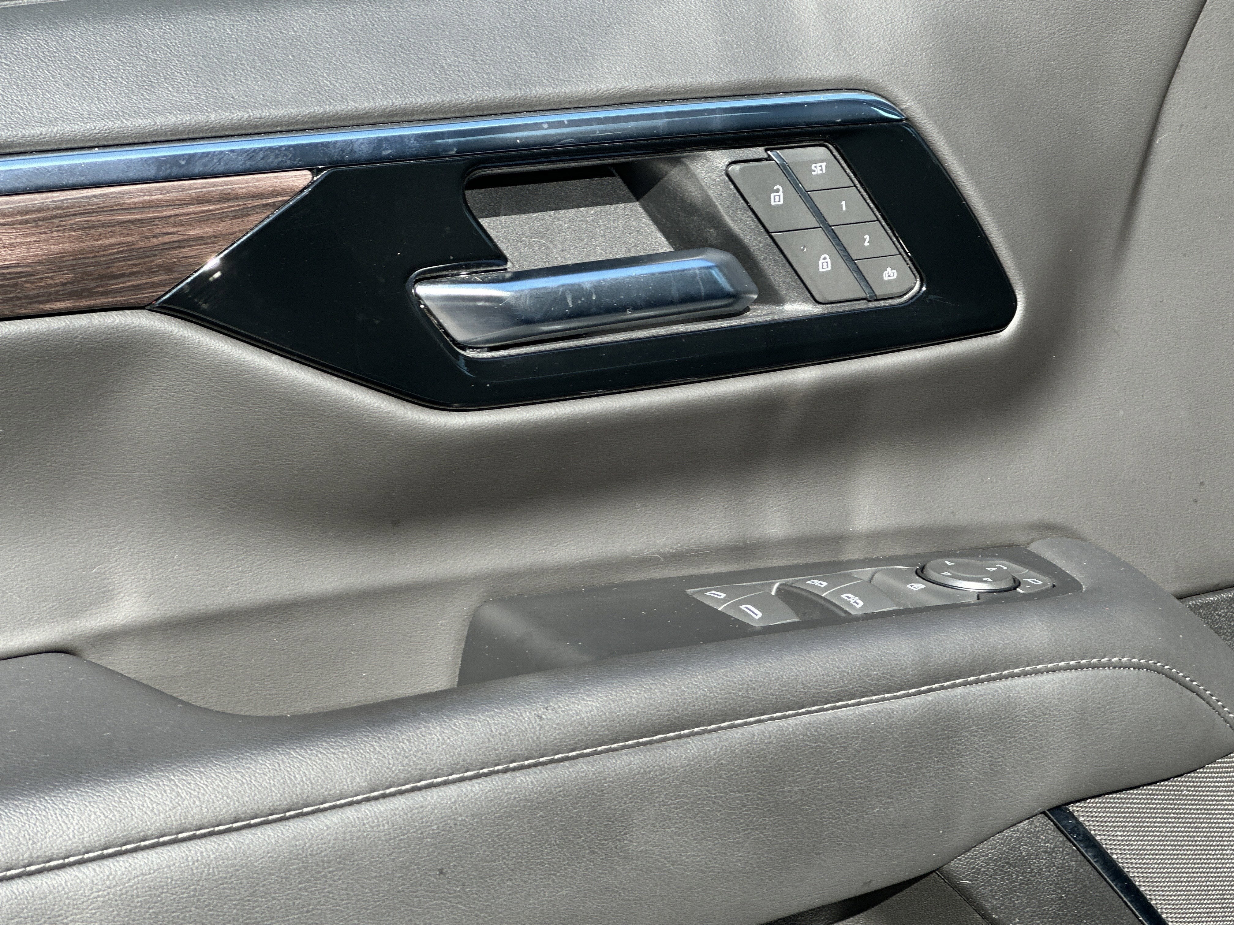 2025 Chevrolet Suburban LT