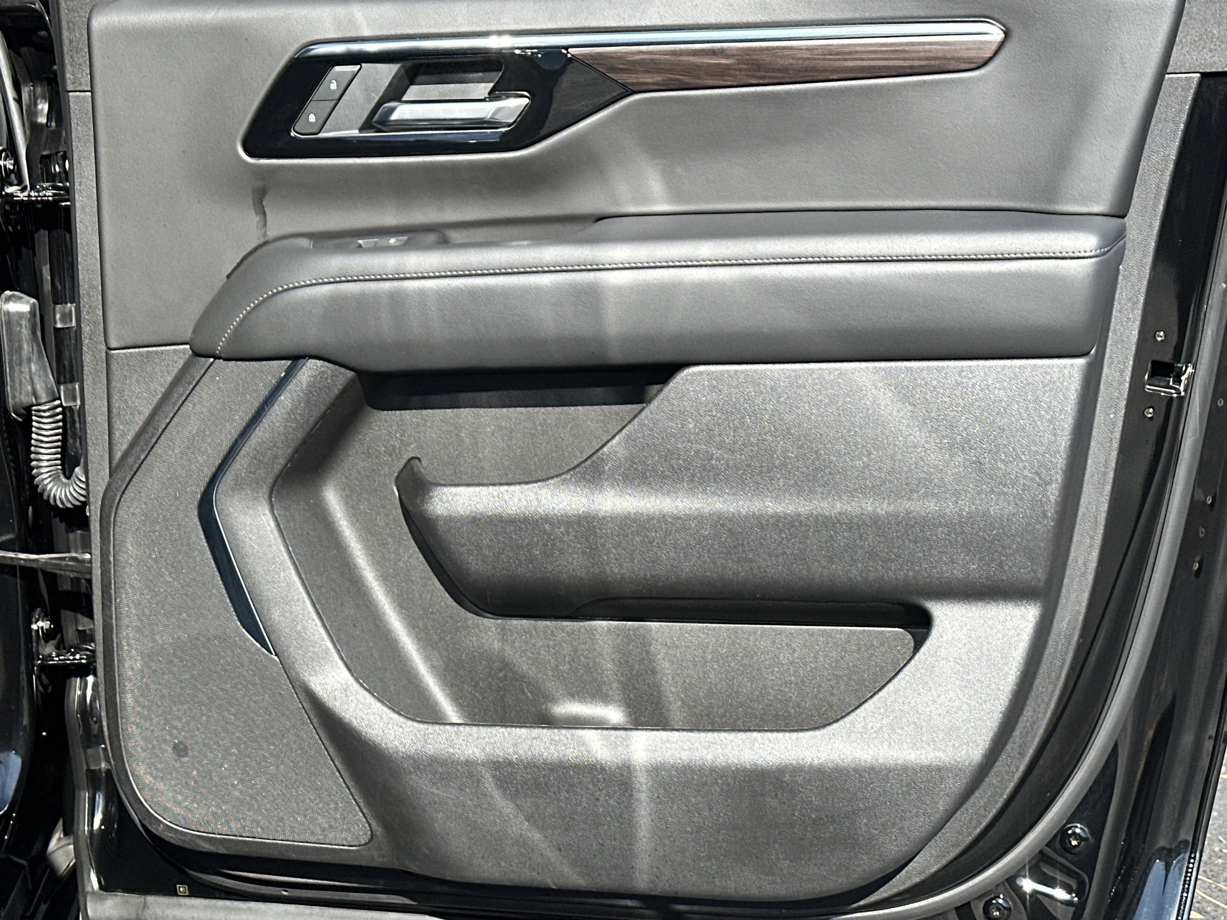 2025 Chevrolet Suburban LT