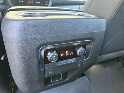 2025 Chevrolet Suburban LT