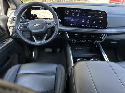 2025 Chevrolet Suburban LT