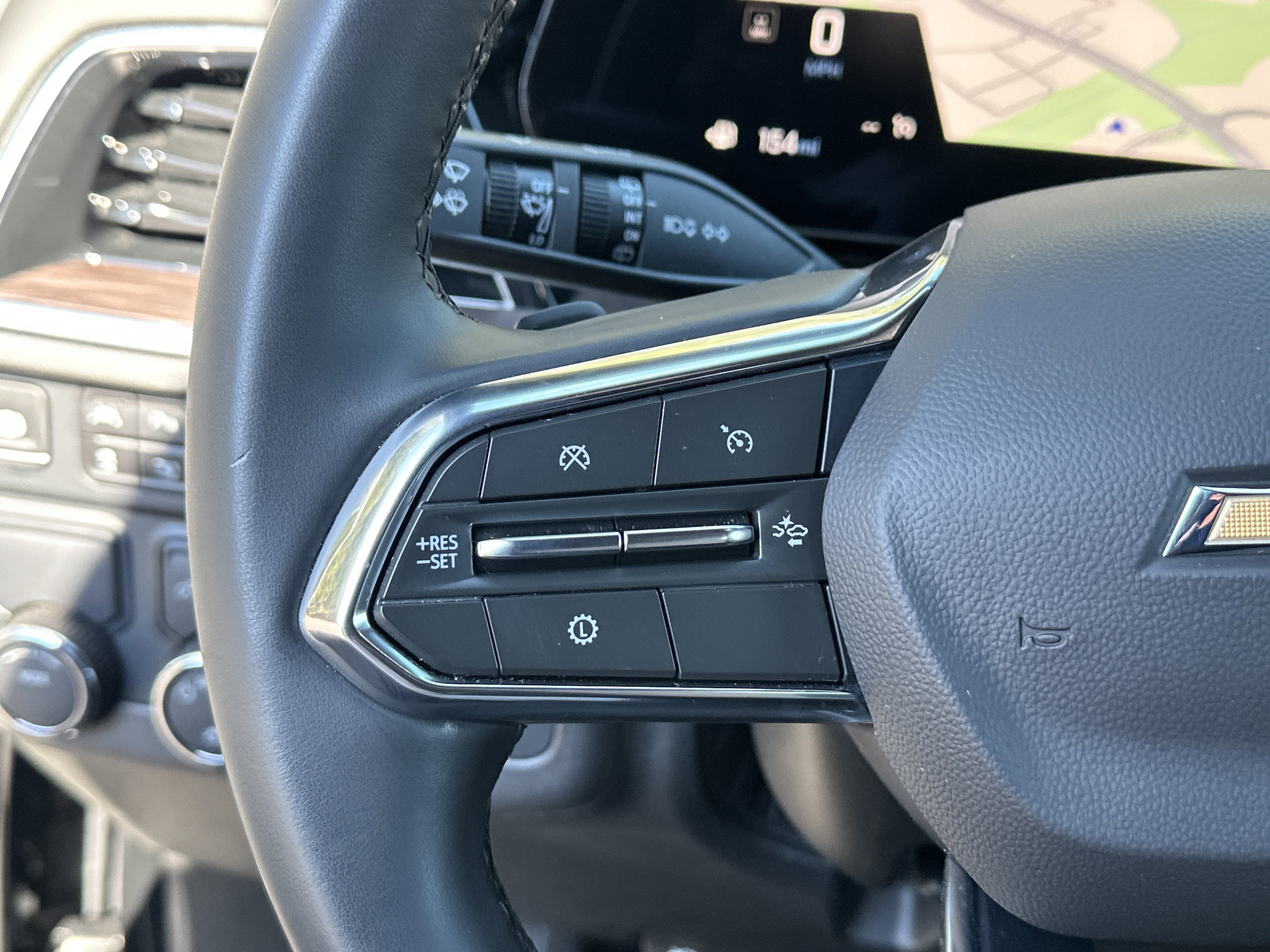 2025 Chevrolet Suburban LT