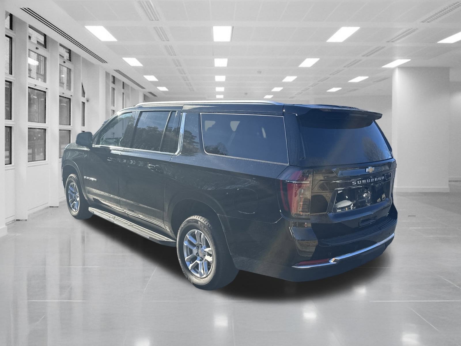 2025 Chevrolet Suburban LT