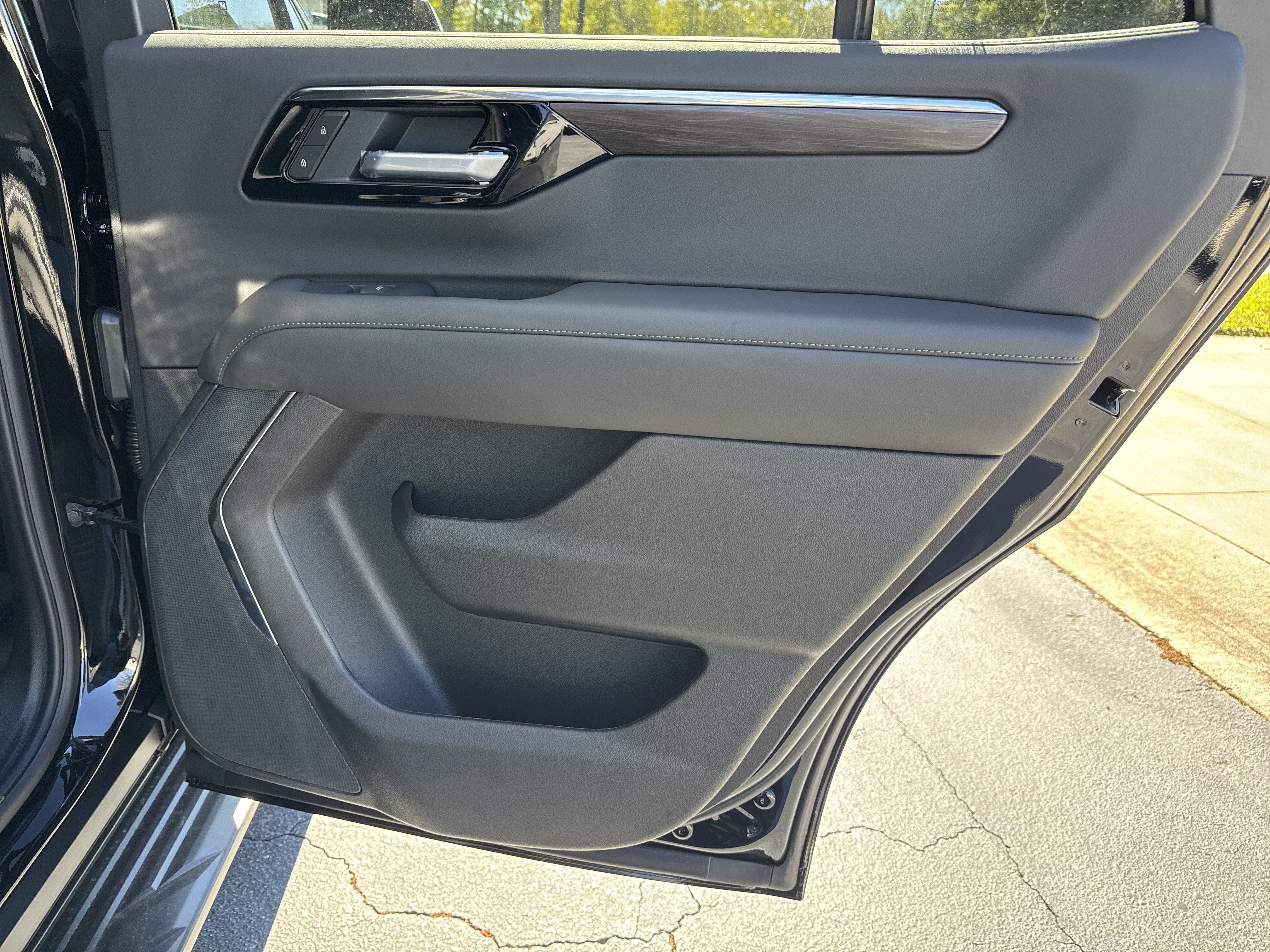 2027 Chevrolet Tahoe LS