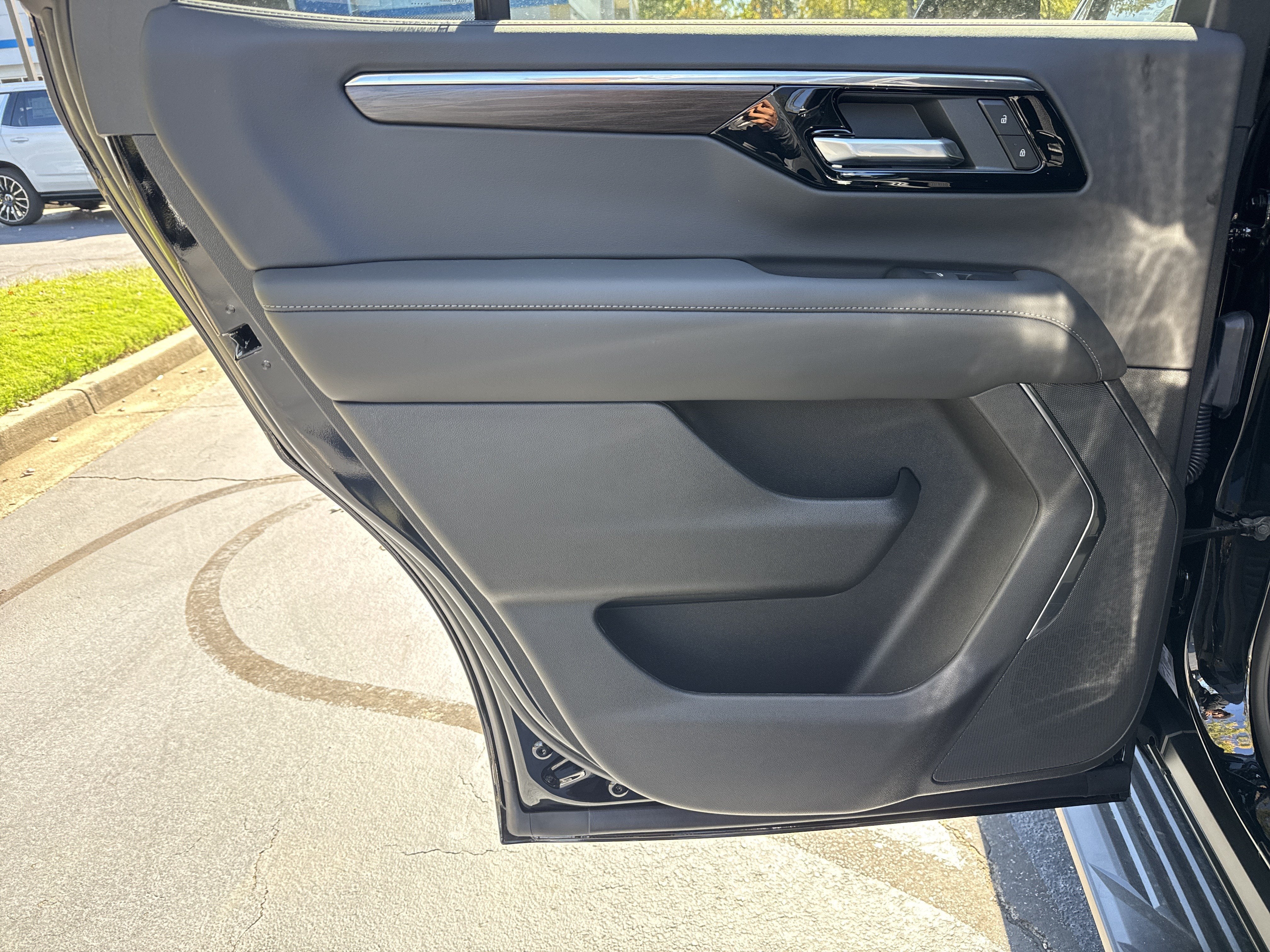 2027 Chevrolet Tahoe LS