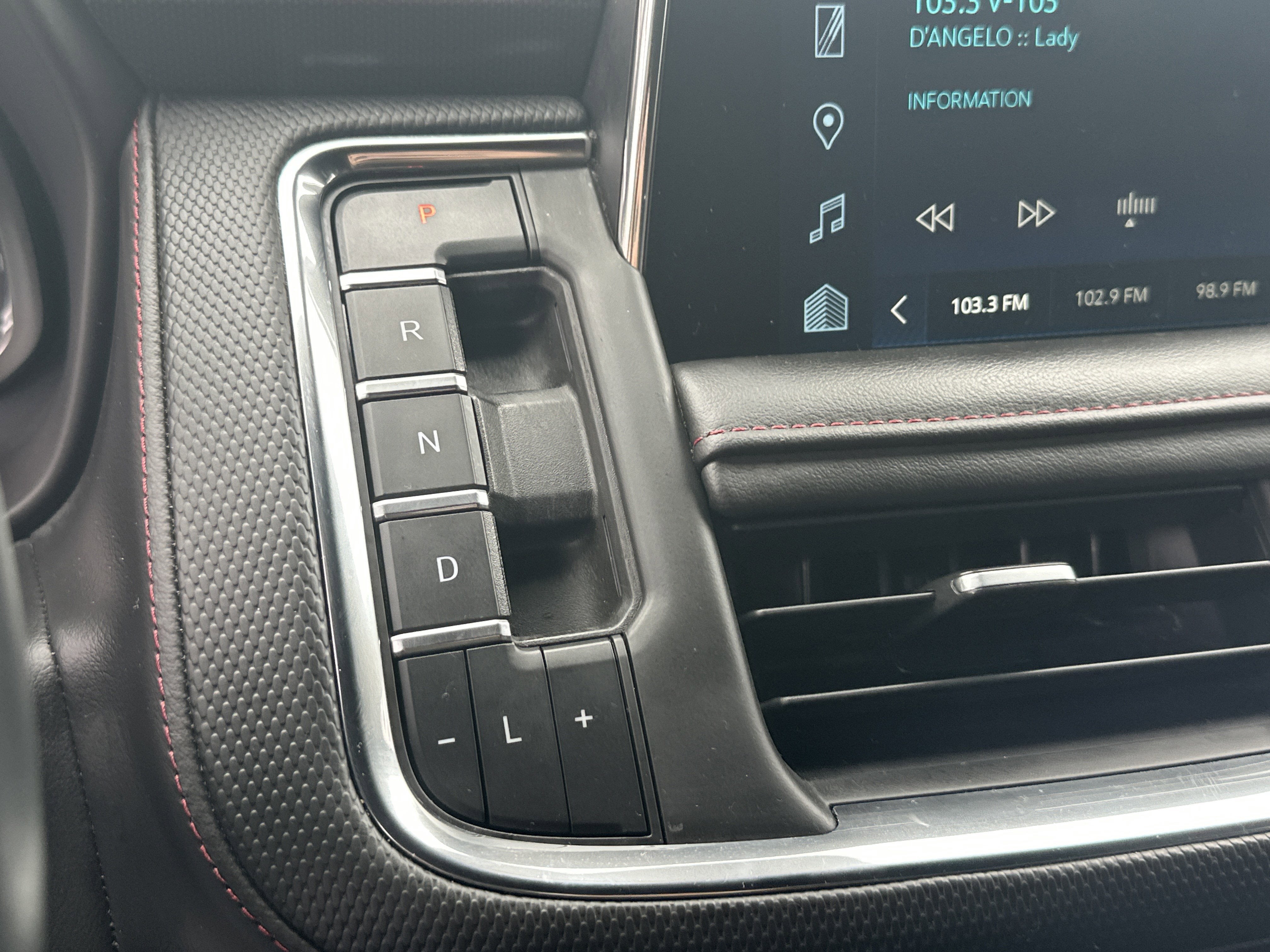 2022 Chevrolet Tahoe RST