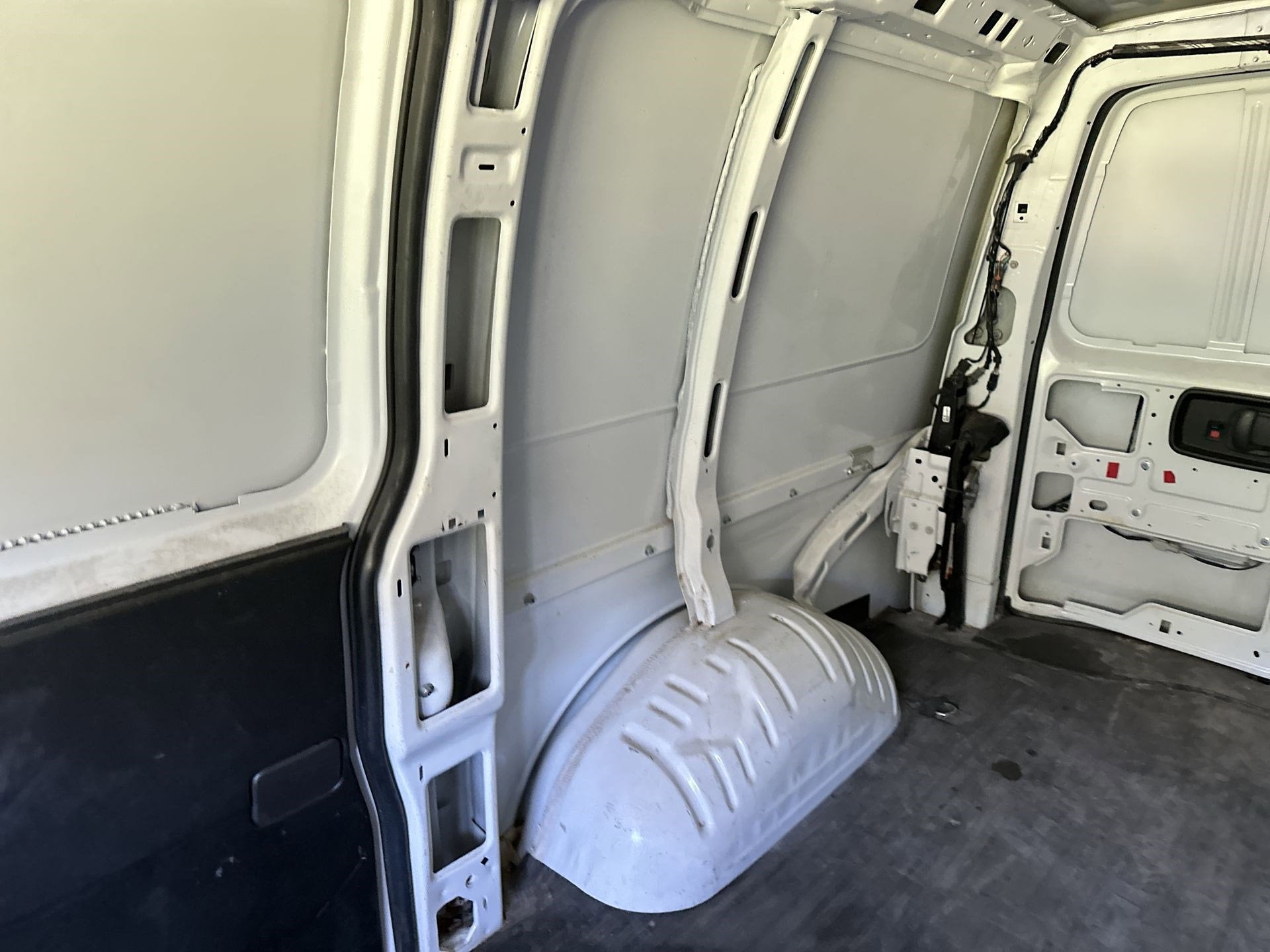 2023 GMC Savana Cargo 2500 Work Van