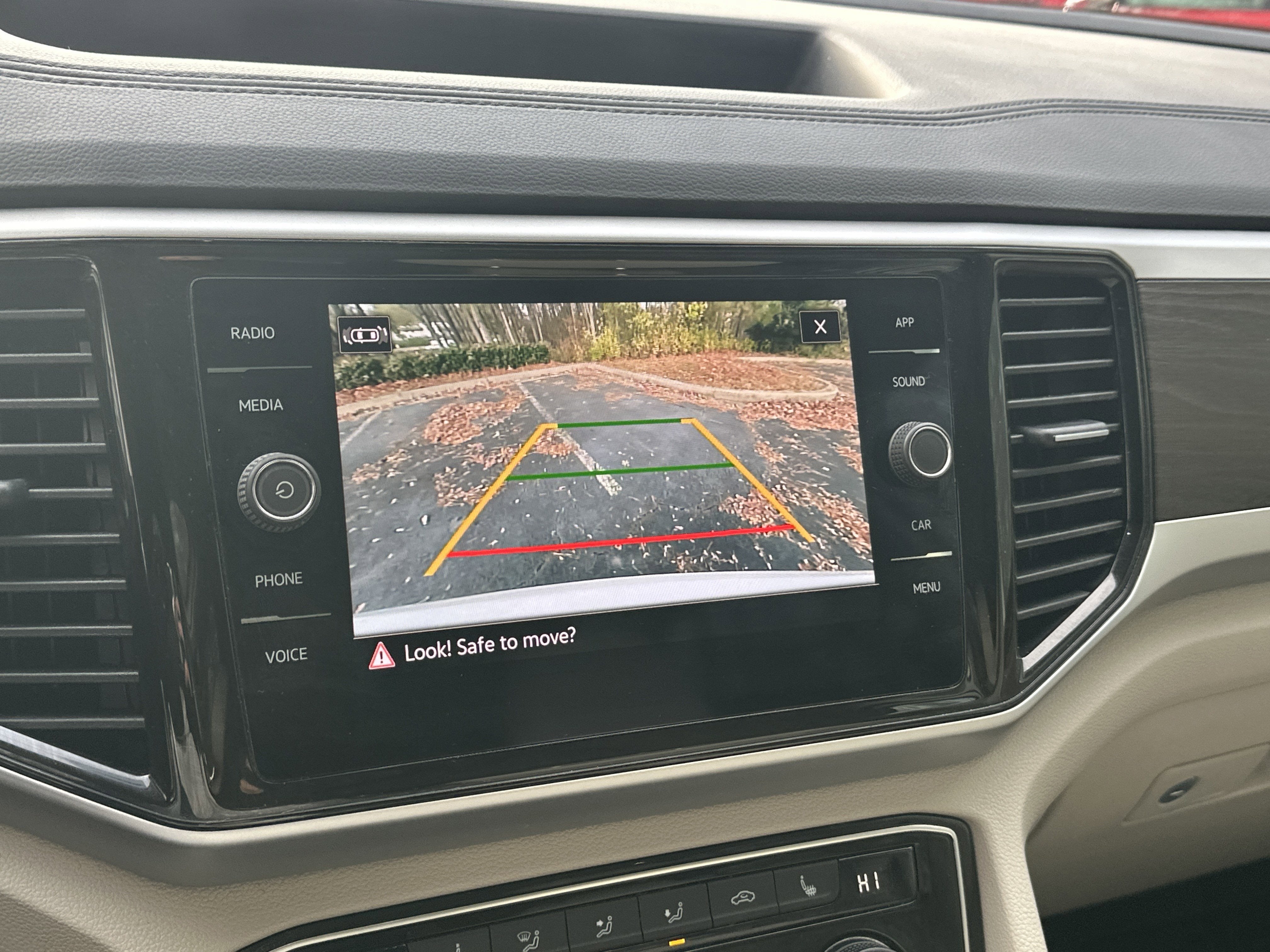 2022 Volkswagen Atlas 3.6L V6 SE w/Technology