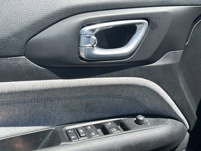 2022 Jeep Compass Latitude FWD