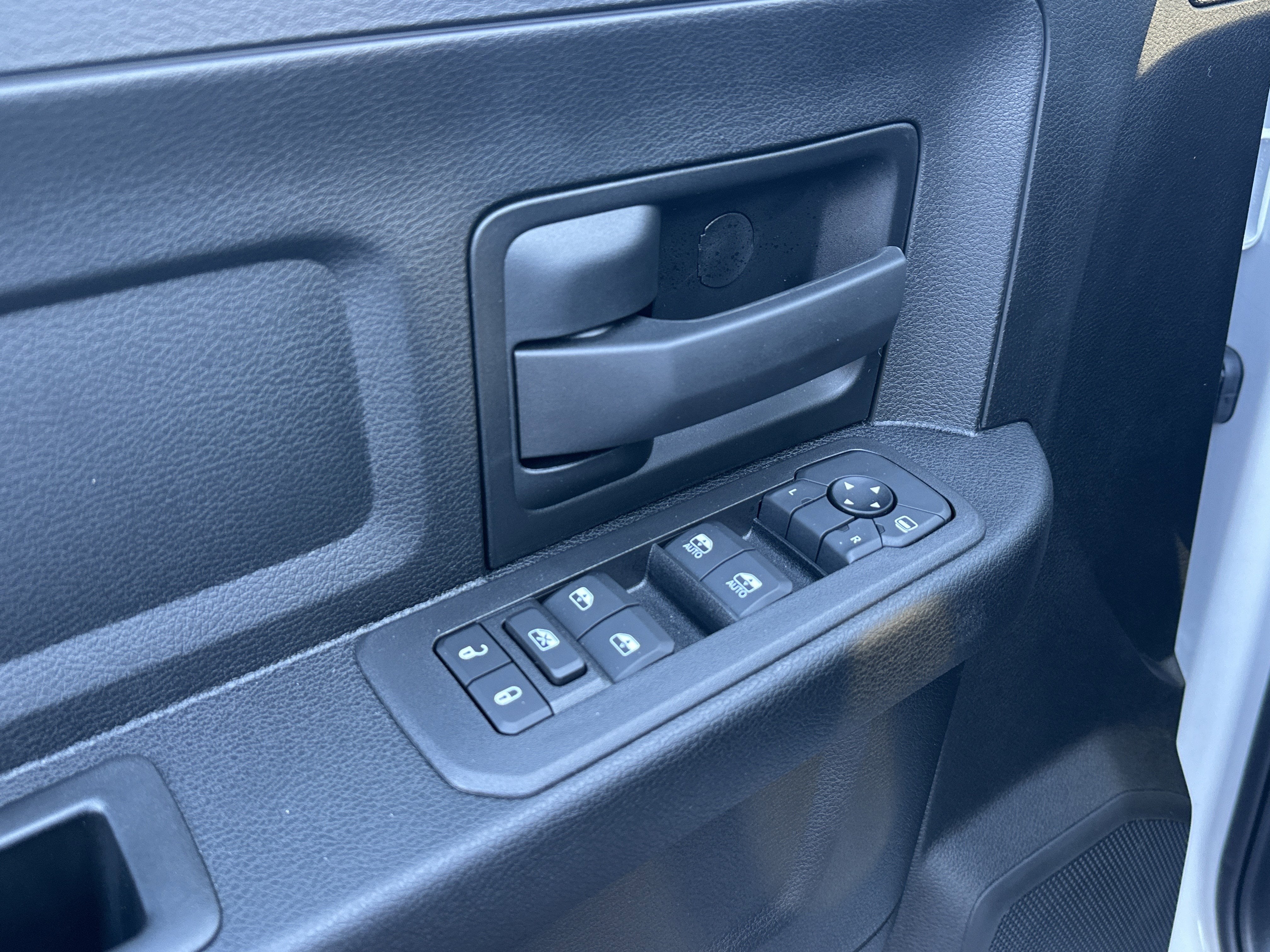 2025 RAM 3500 Tradesman Crew Cab 4x4 6'4" Box