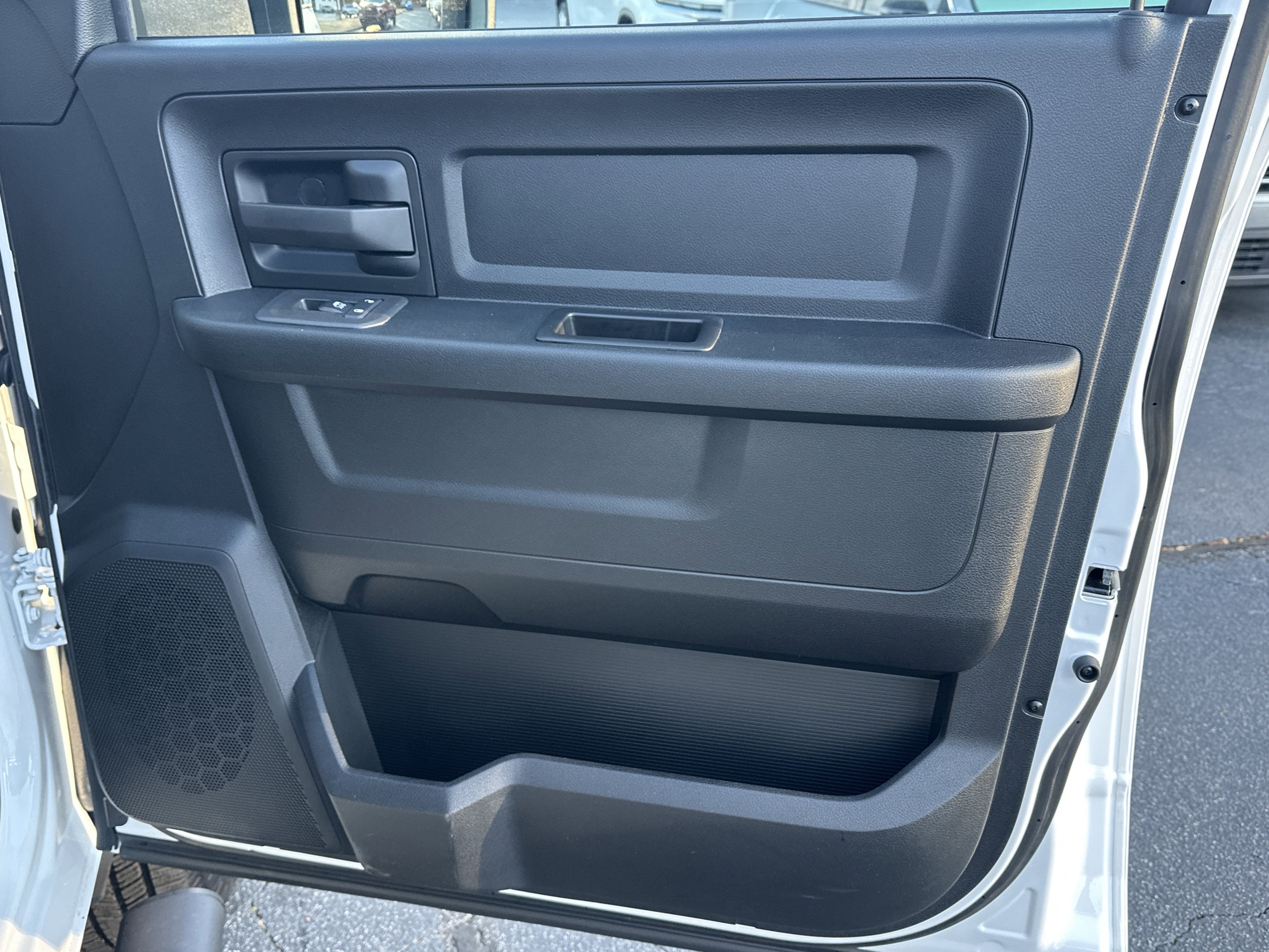 2025 RAM 3500 Tradesman Crew Cab 4x4 6'4" Box