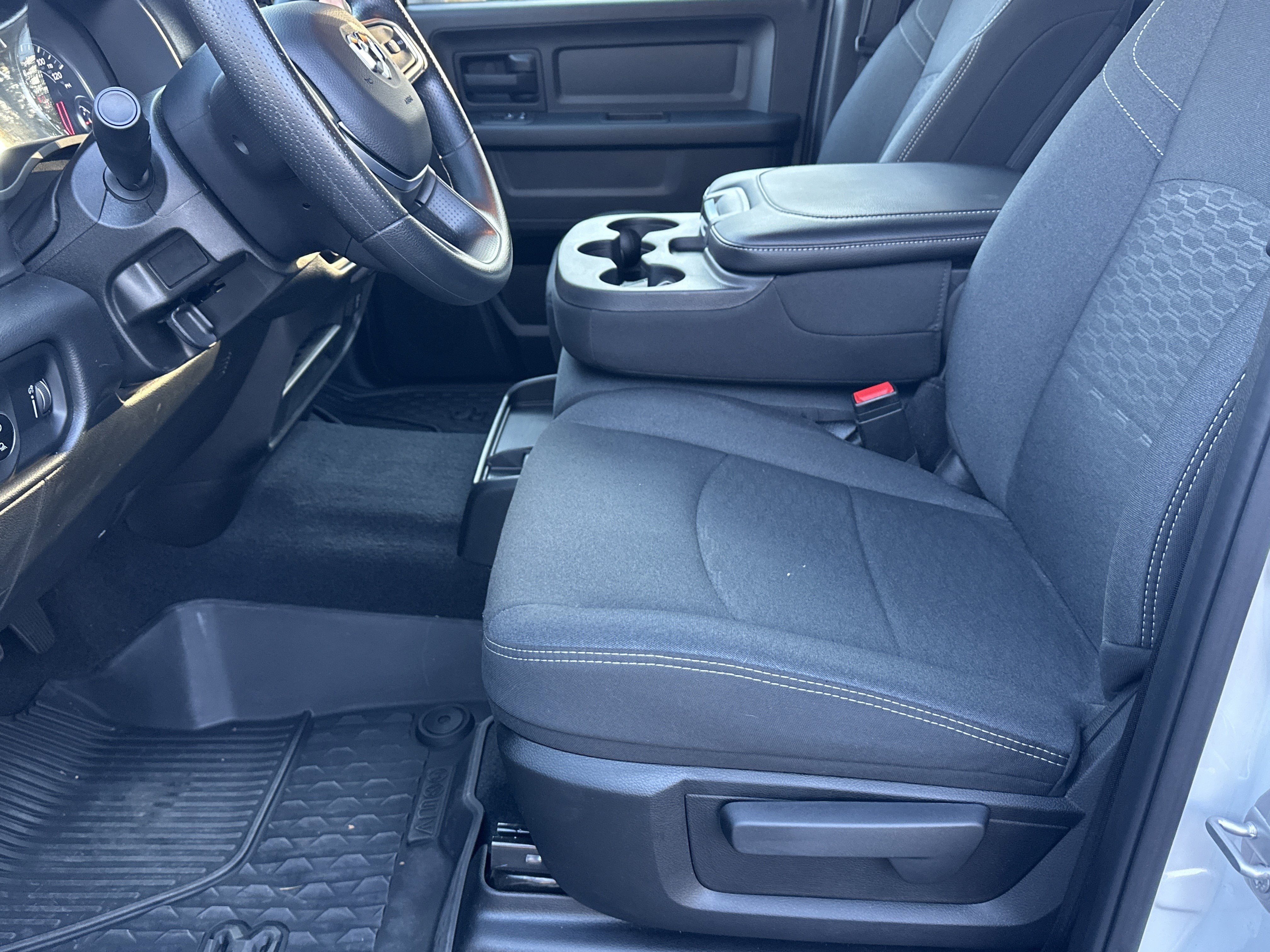 2025 RAM 3500 Tradesman Crew Cab 4x4 6'4" Box