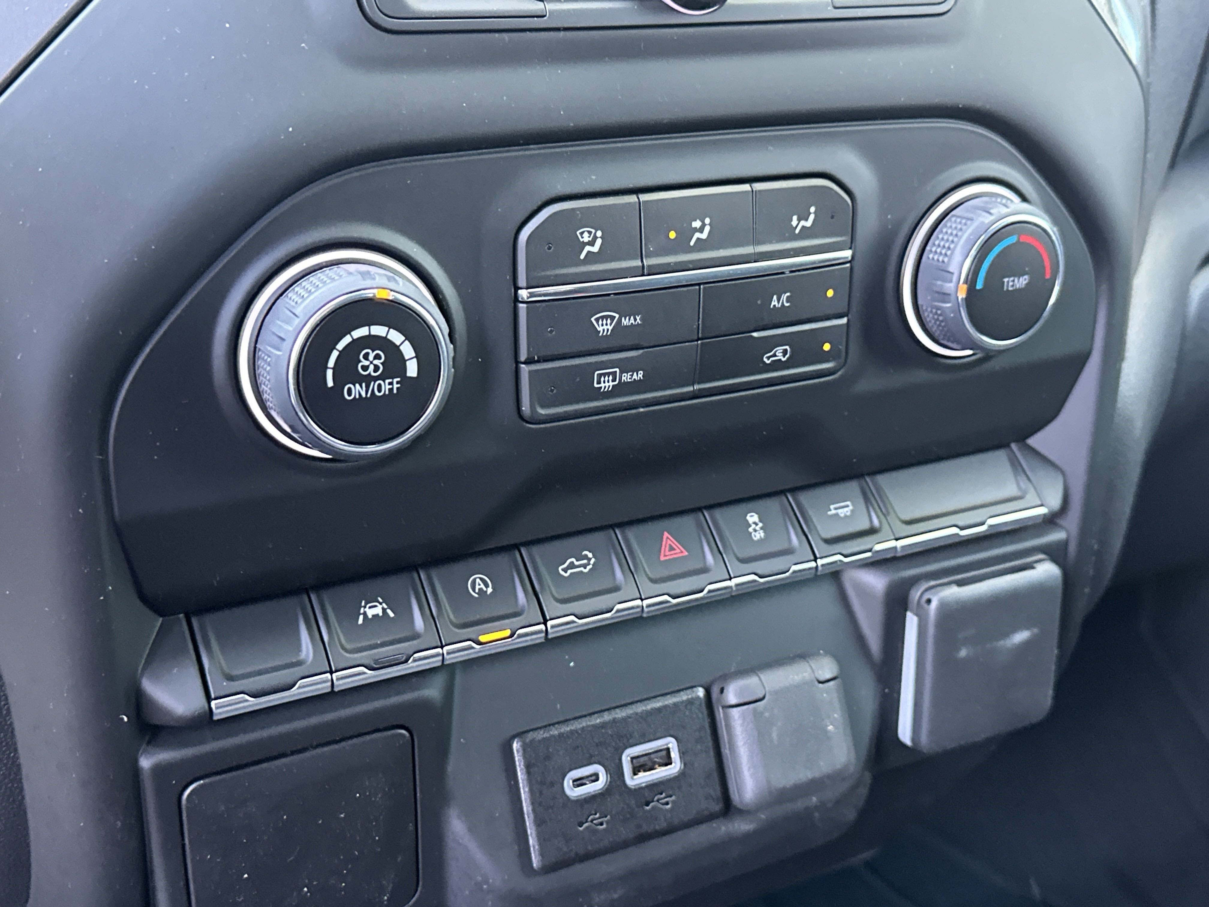 2025 Chevrolet Silverado 1500 Custom