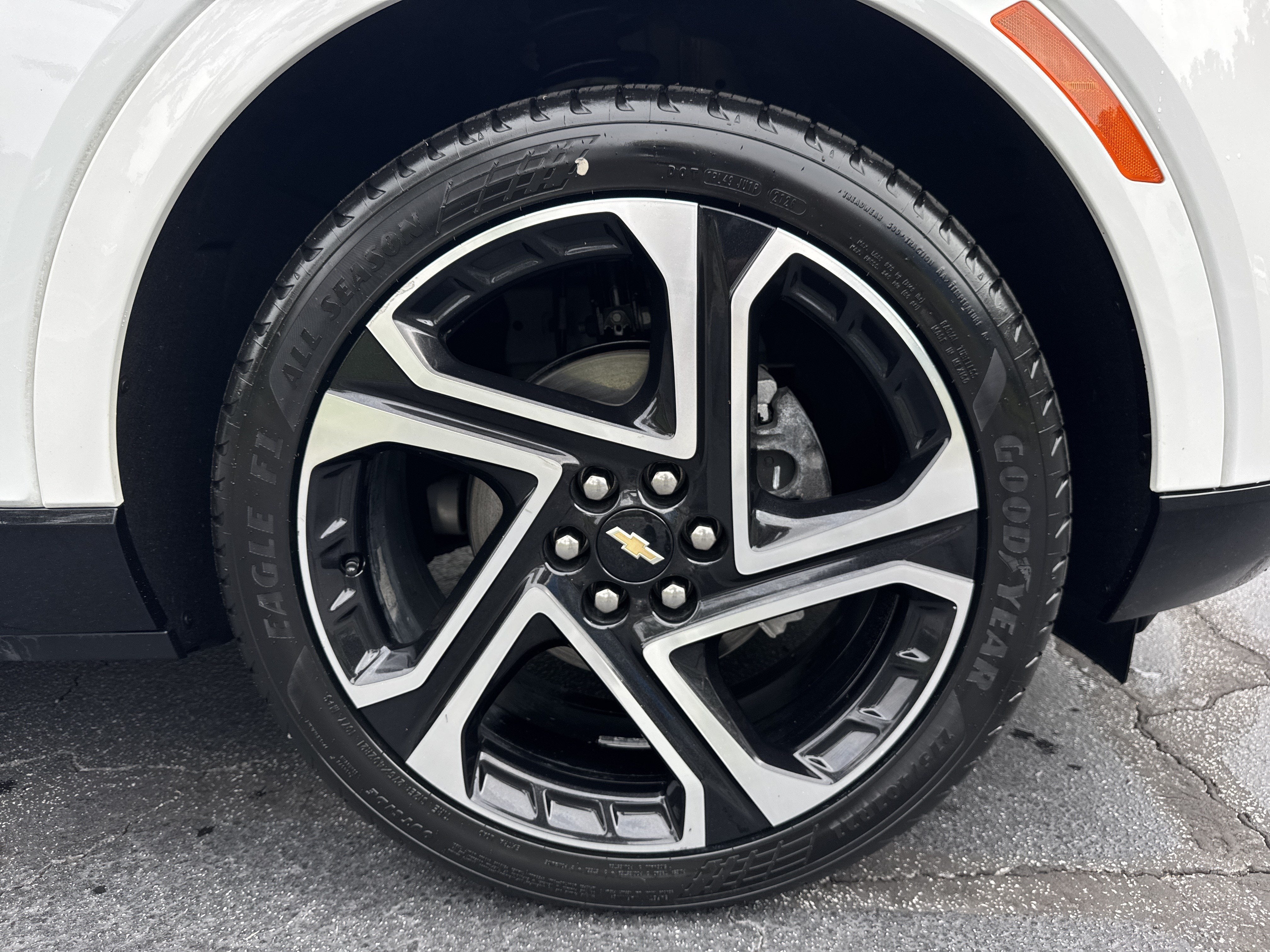 2025 Chevrolet Equinox EV LT