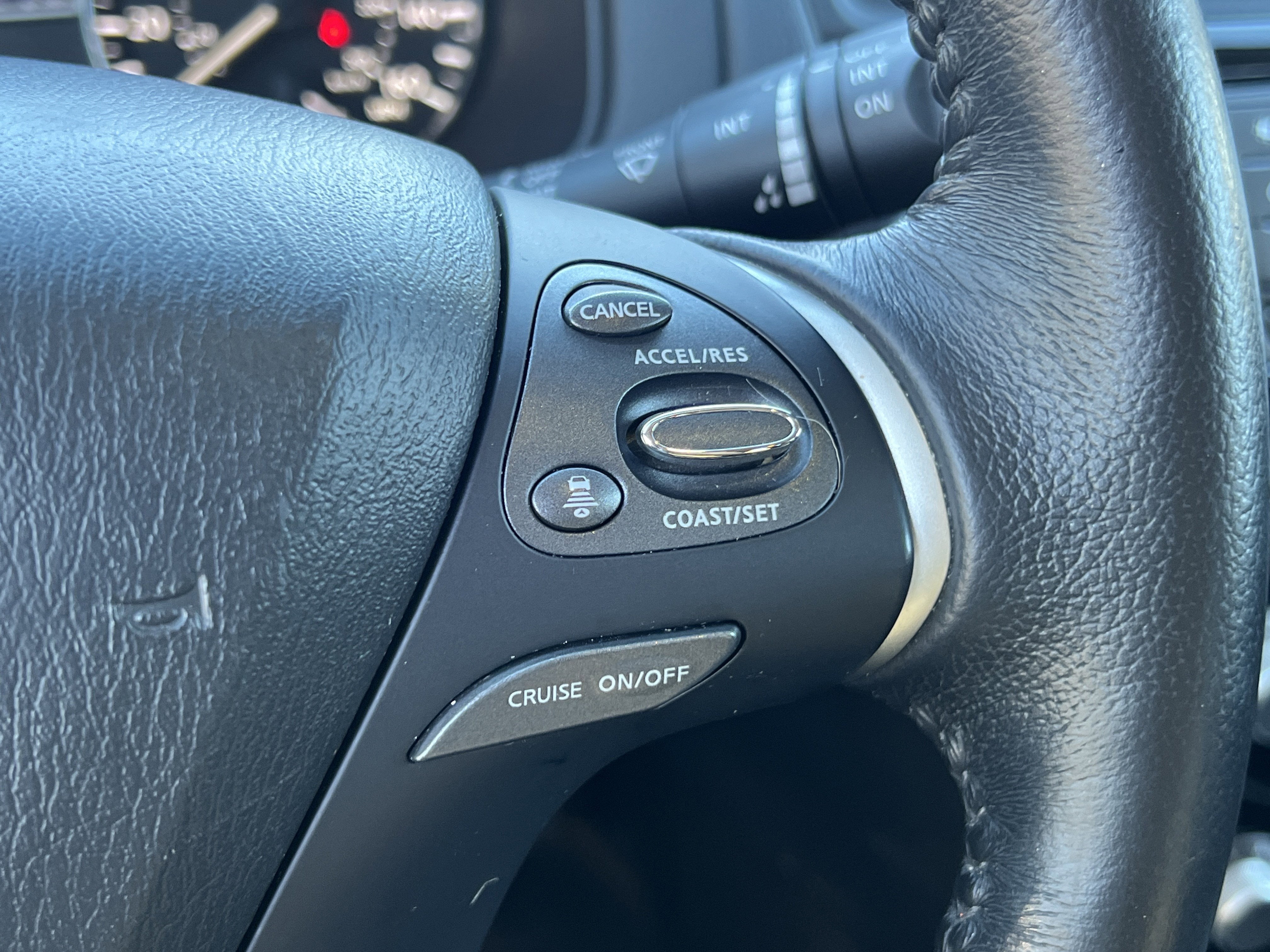 2020 Nissan Pathfinder SV 2WD