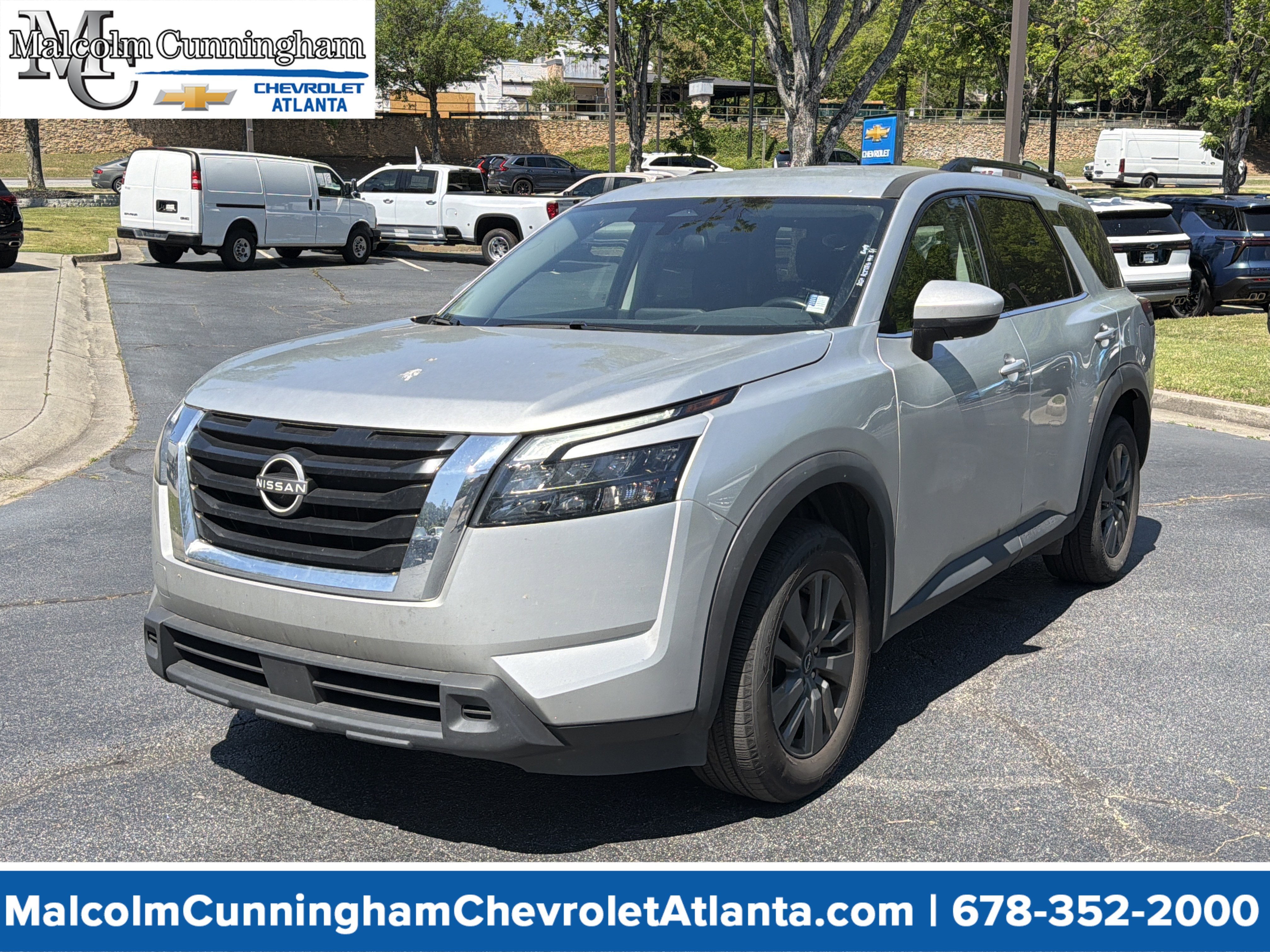 2024 Nissan Pathfinder SV