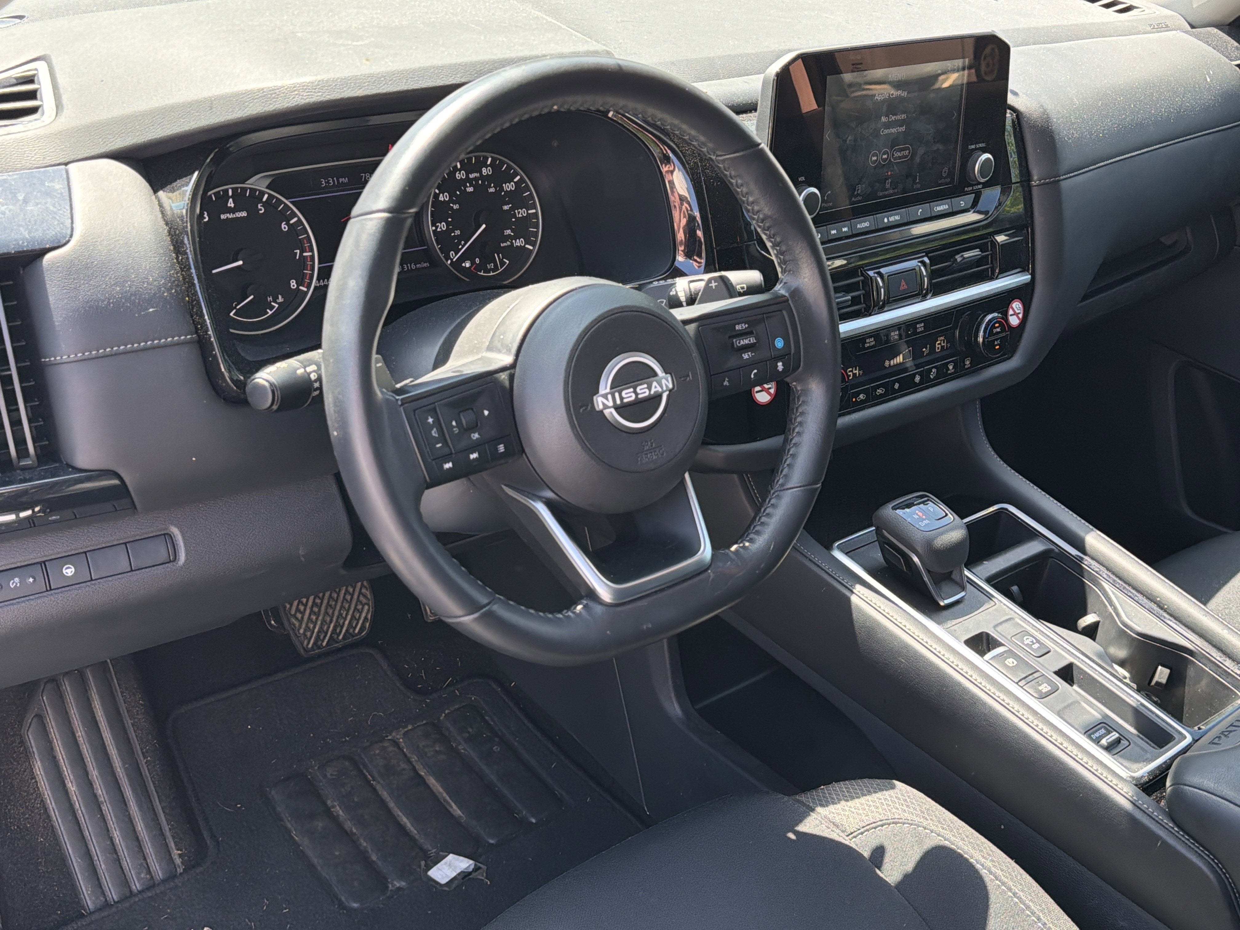 2024 Nissan Pathfinder SV