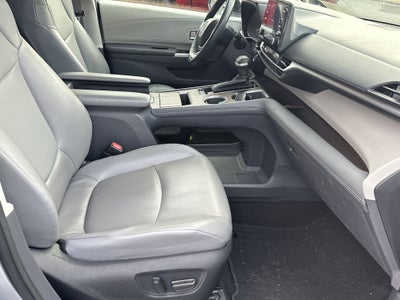 2022 Toyota Sienna XLE