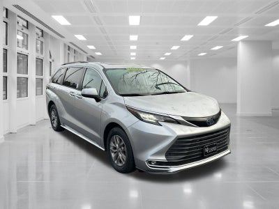 2022 Toyota Sienna XLE